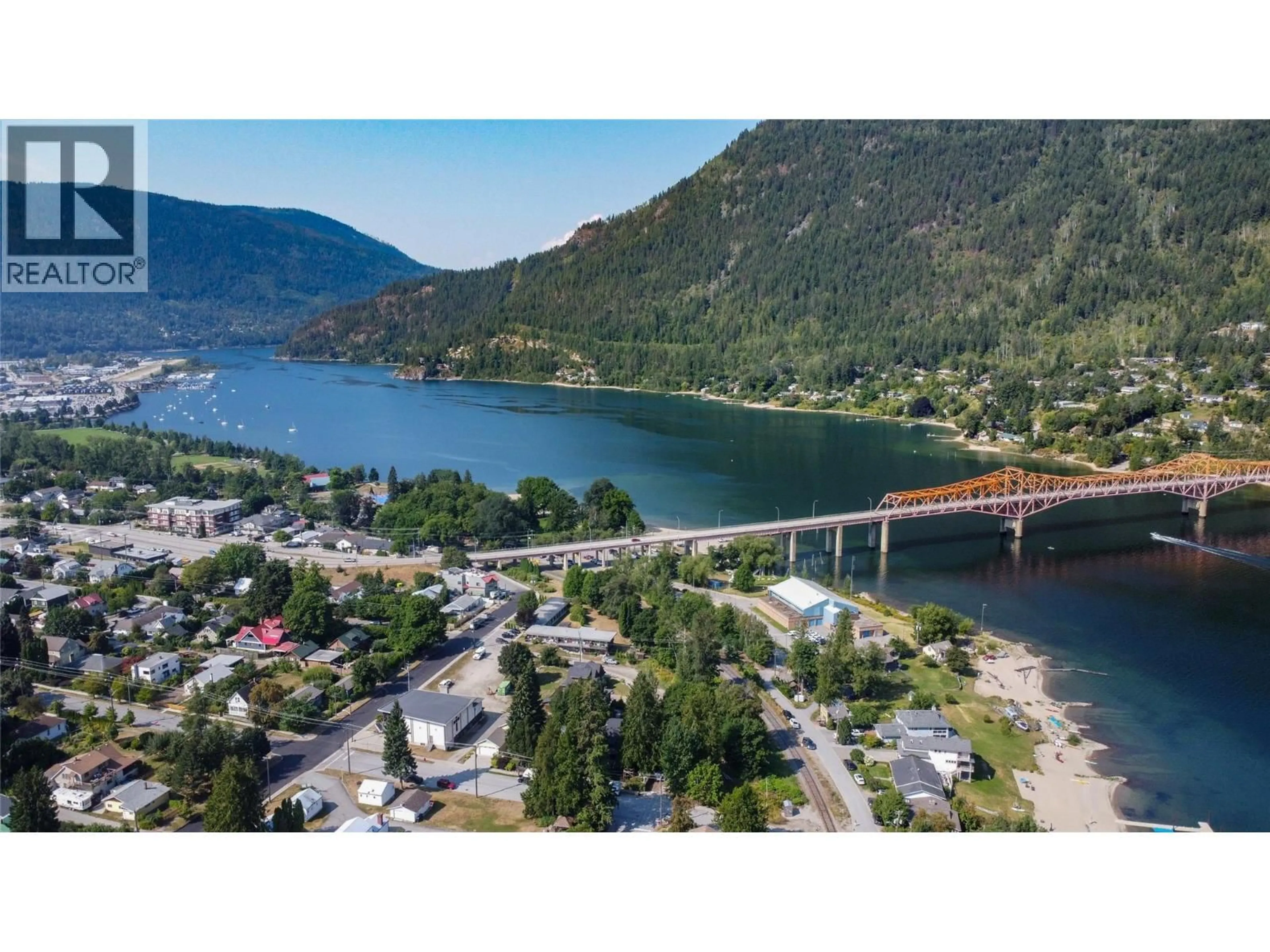 A pic from outside/outdoor area/front of a property/back of a property/a pic from drone, water/lake/river/ocean view for 1007 FOURTH STREET, Nelson British Columbia V1L2T5