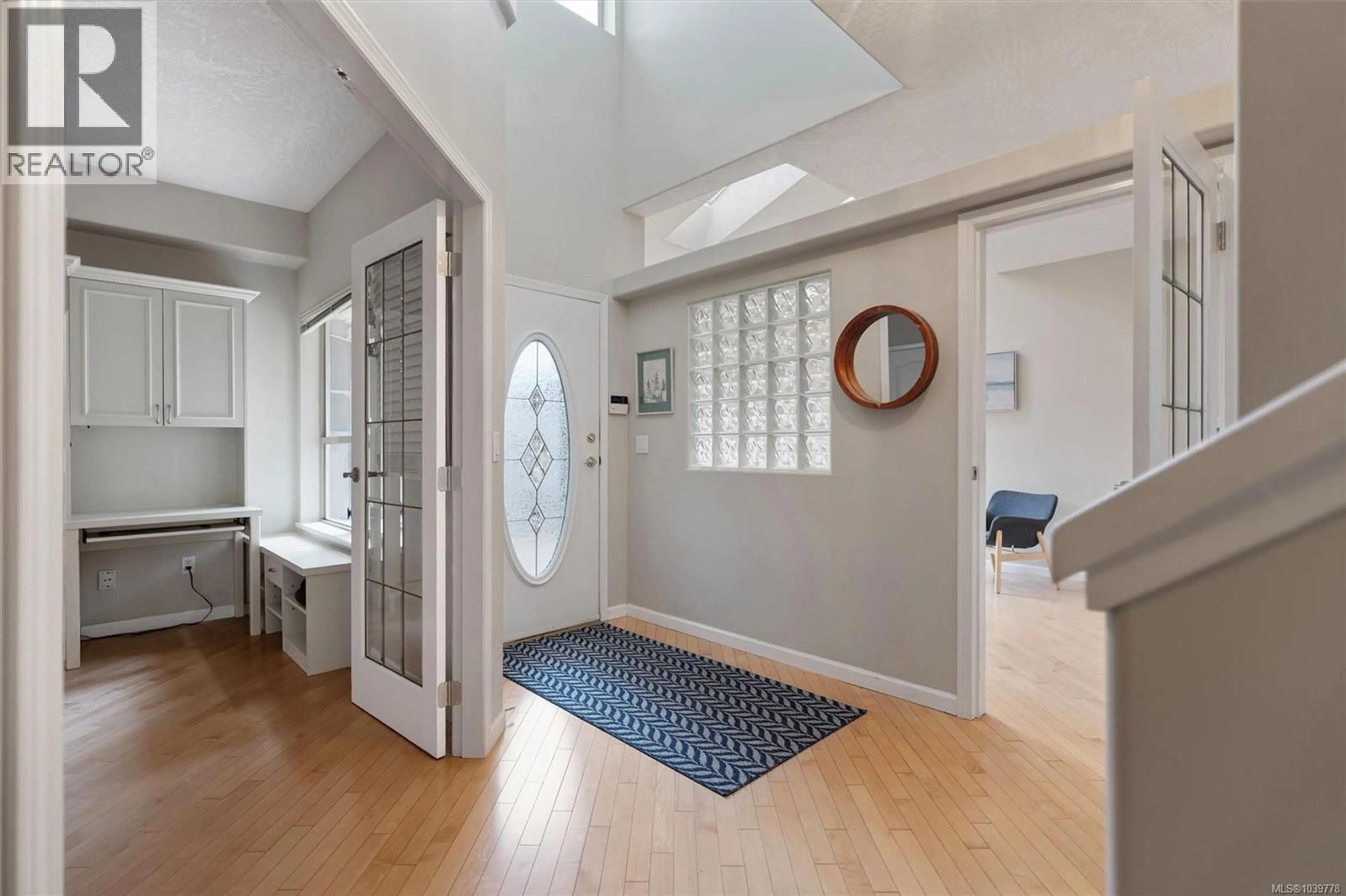 Indoor entryway for 702 - 4515 PIPELINE ROAD, Saanich British Columbia V8Z5M3