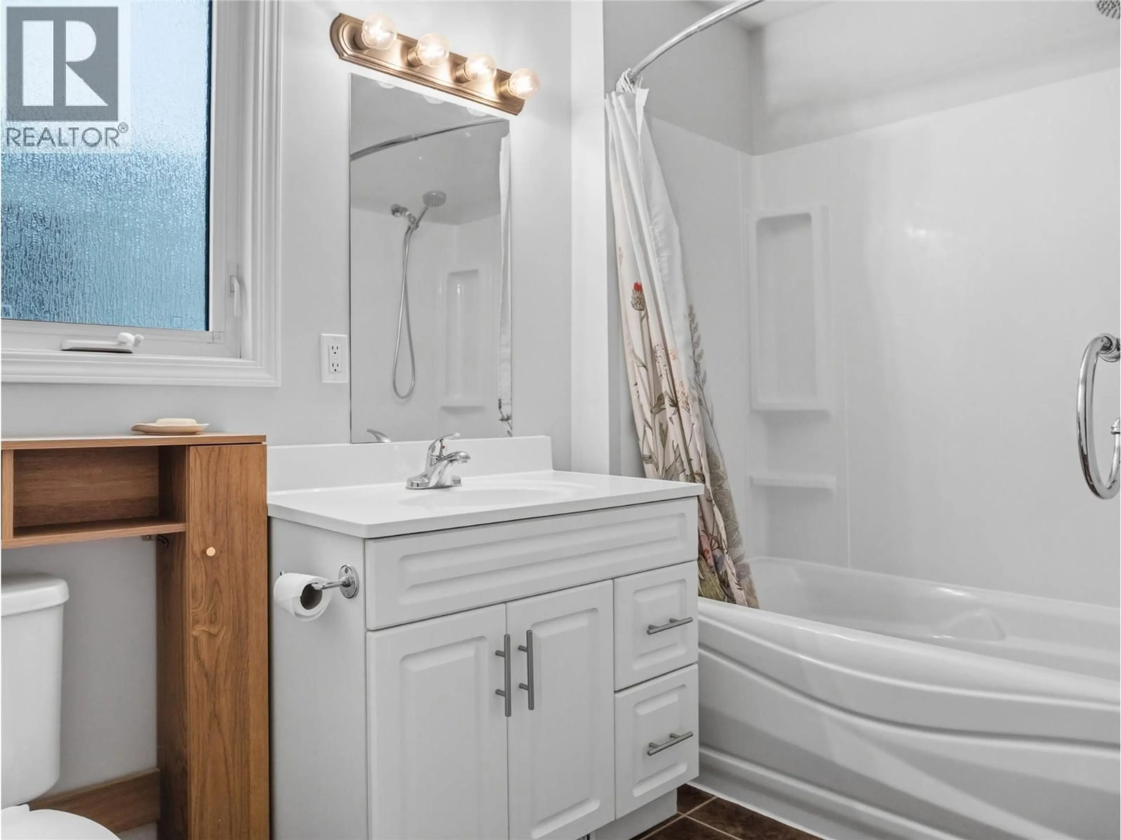 Standard bathroom, unknown for 9721 2 STREET, Dawson Creek British Columbia V1G3K8