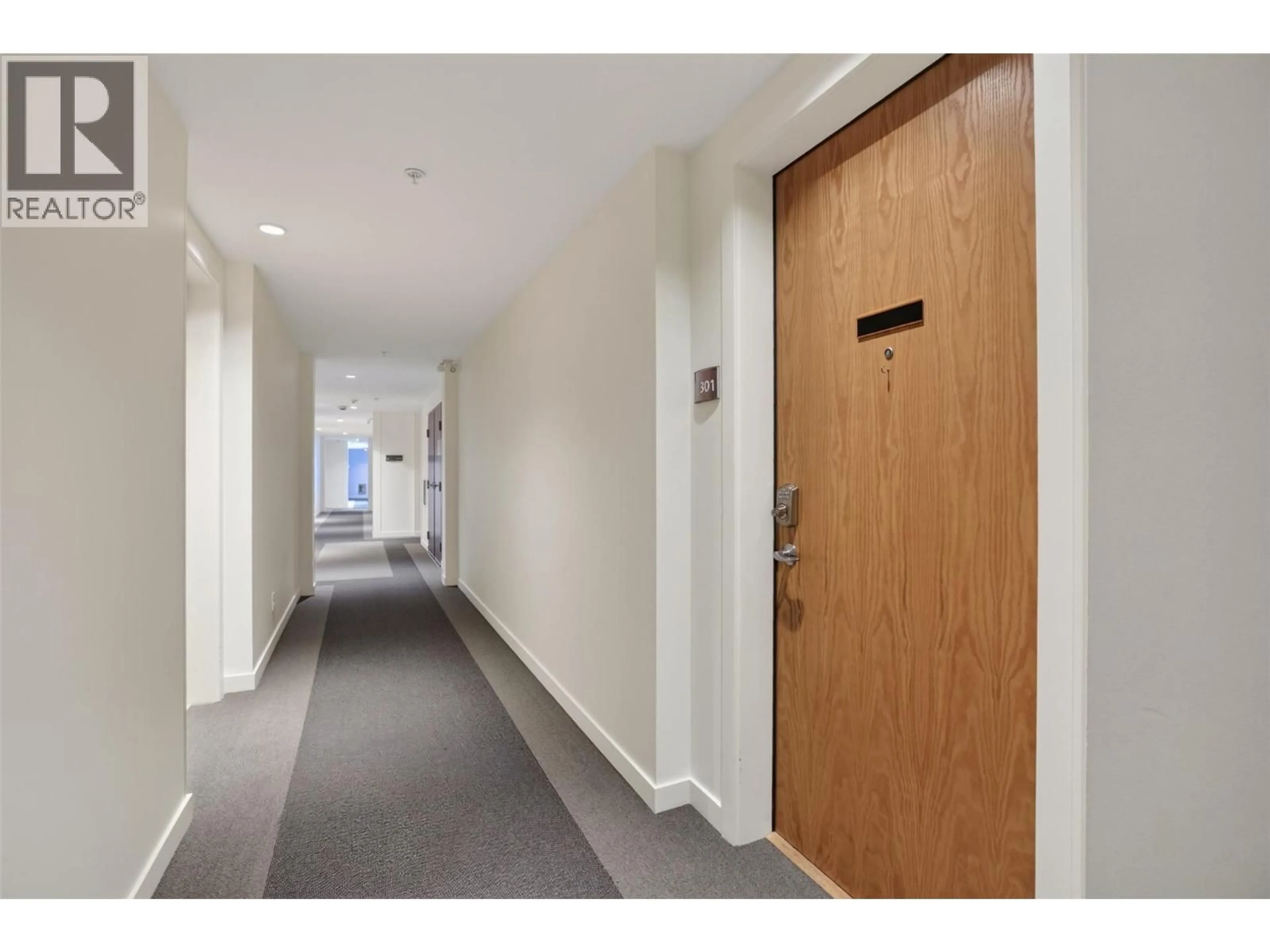 Indoor foyer for 301 - 710 VERNON STREET, Nelson British Columbia V1L4G2