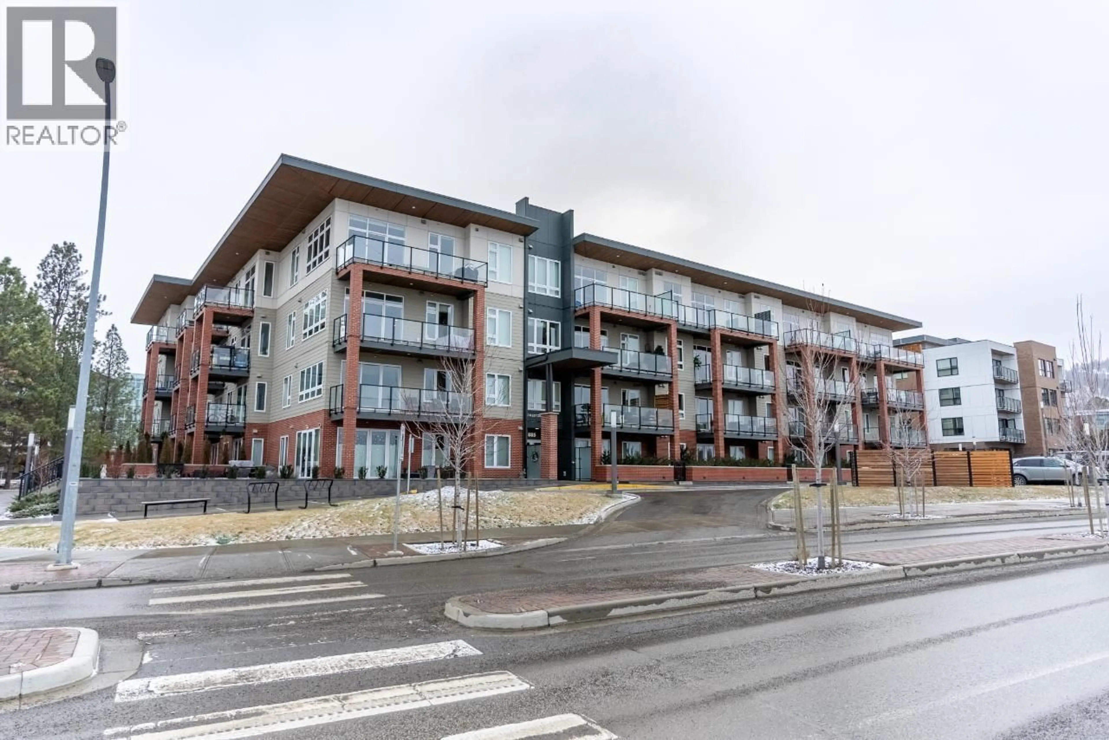 Blurry image for 204 - 885 UNIVERSITY DRIVE, Kamloops British Columbia V2C0K2