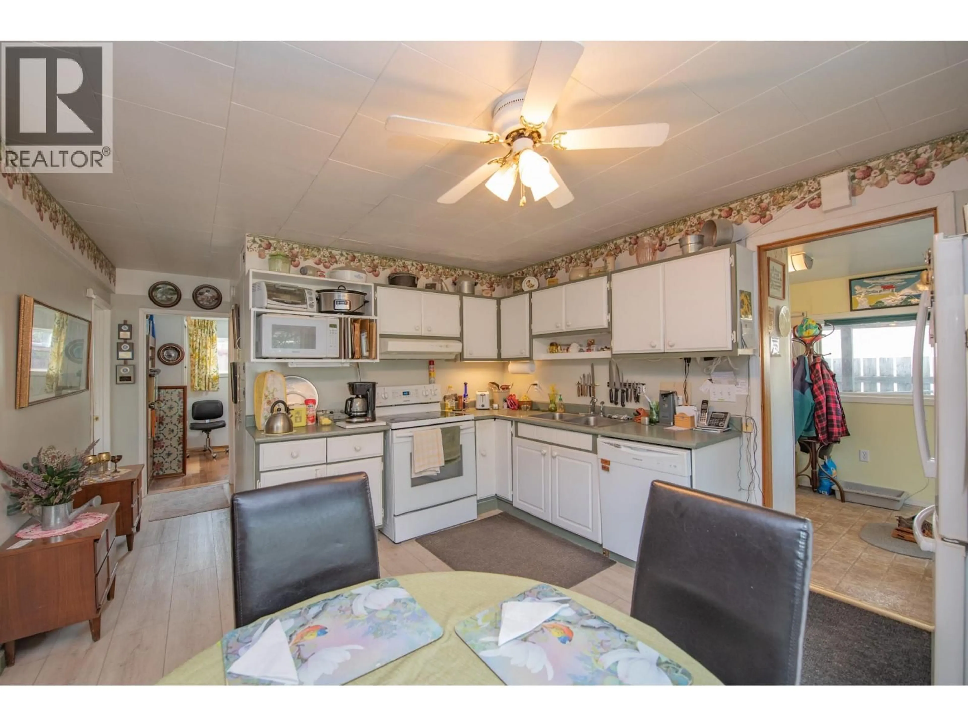 Open concept kitchen, unknown for 5727 PONDEROSA ROAD, Falkland British Columbia V0E1W0