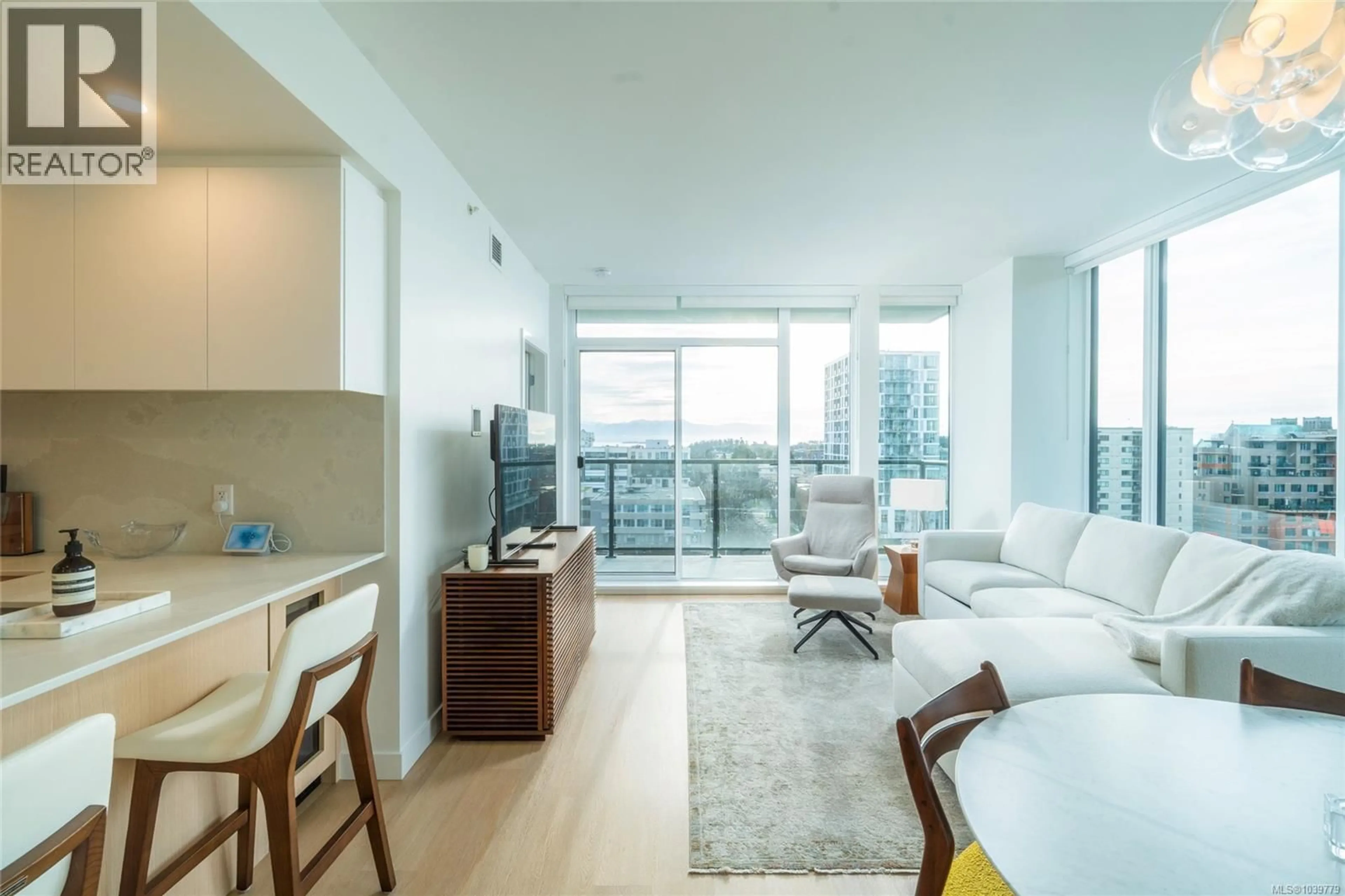Living room with furniture, unknown for 810 - 1100 YATES STREET, Victoria British Columbia V8V3M8