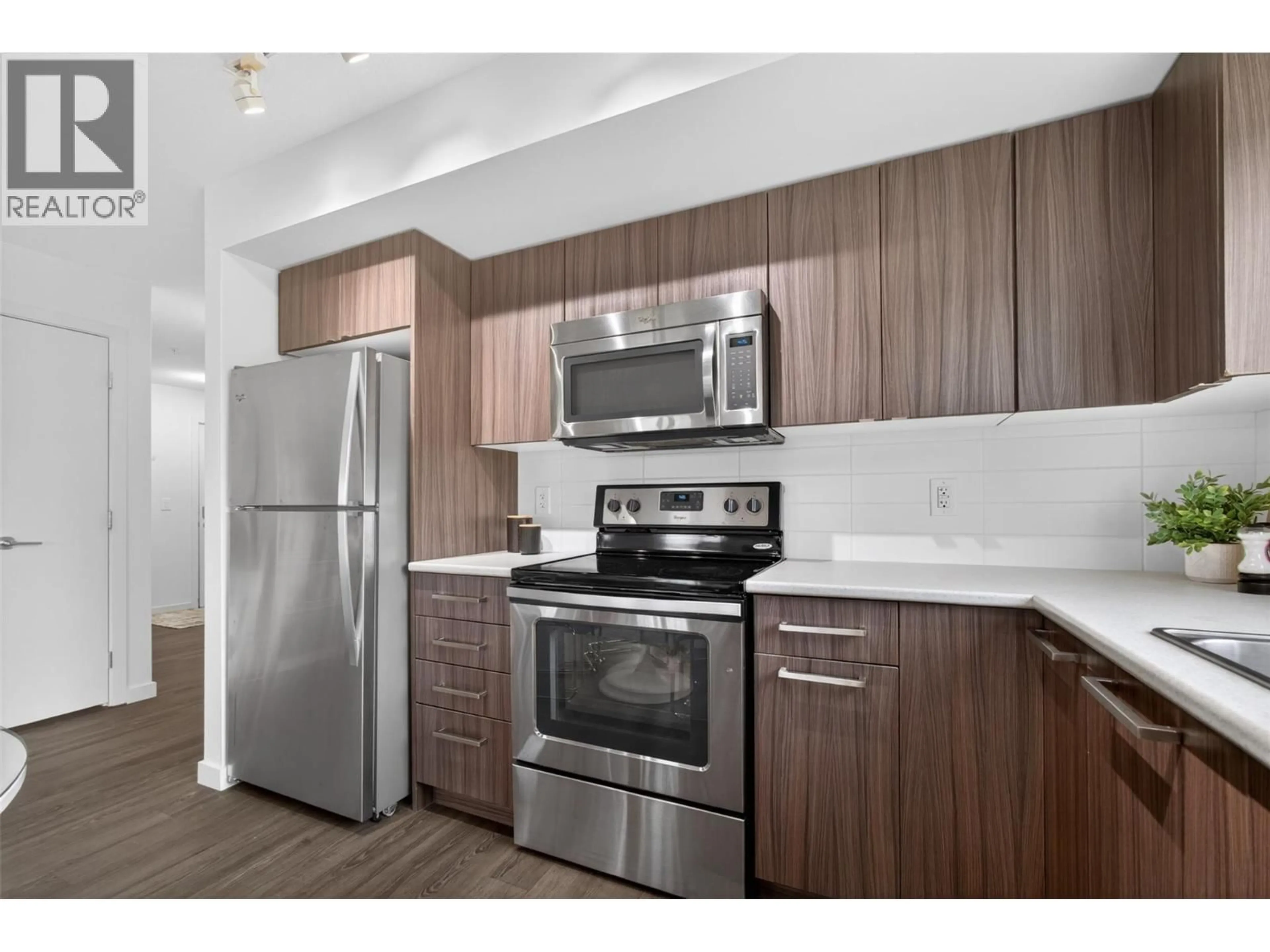 Standard kitchen, unknown for 312 - 881 ACADEMY WAY, Kelowna British Columbia V1V0A2
