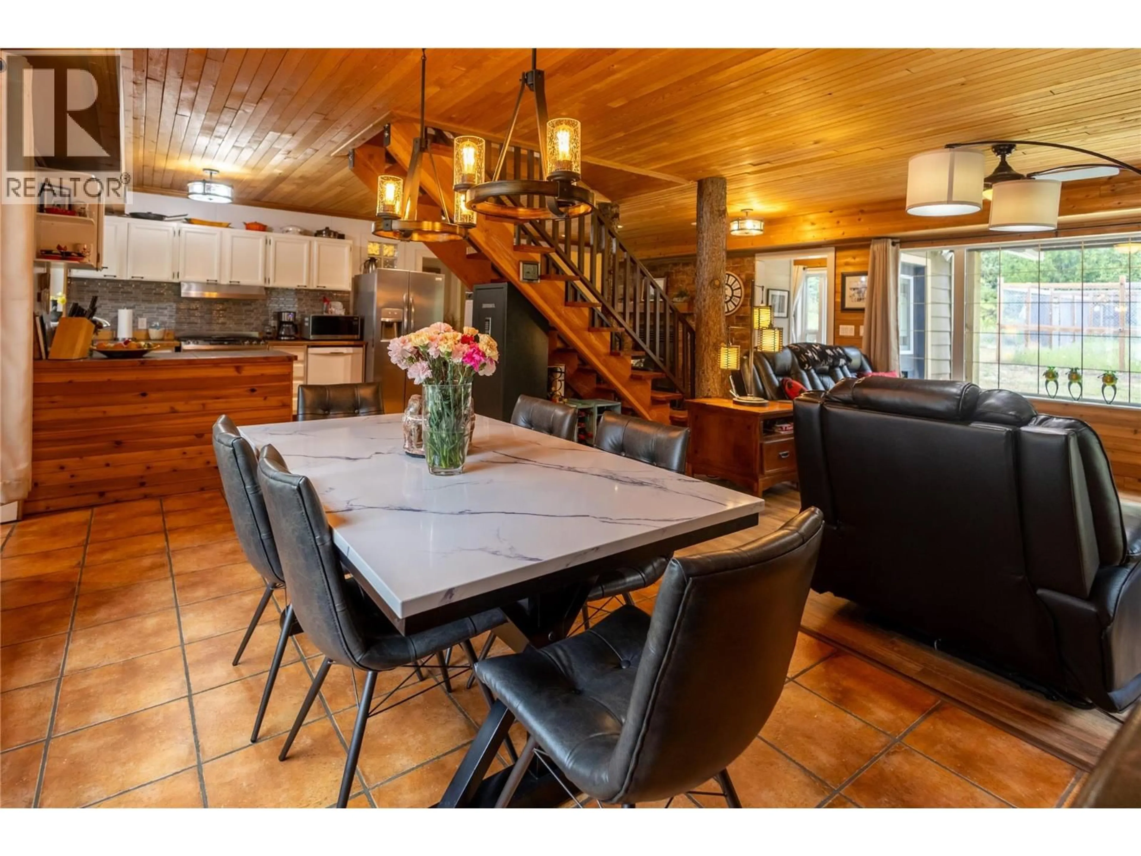 Dining room, unknown for 4453 PASSMORE UPPER ROAD, Passmore British Columbia V0G2J0