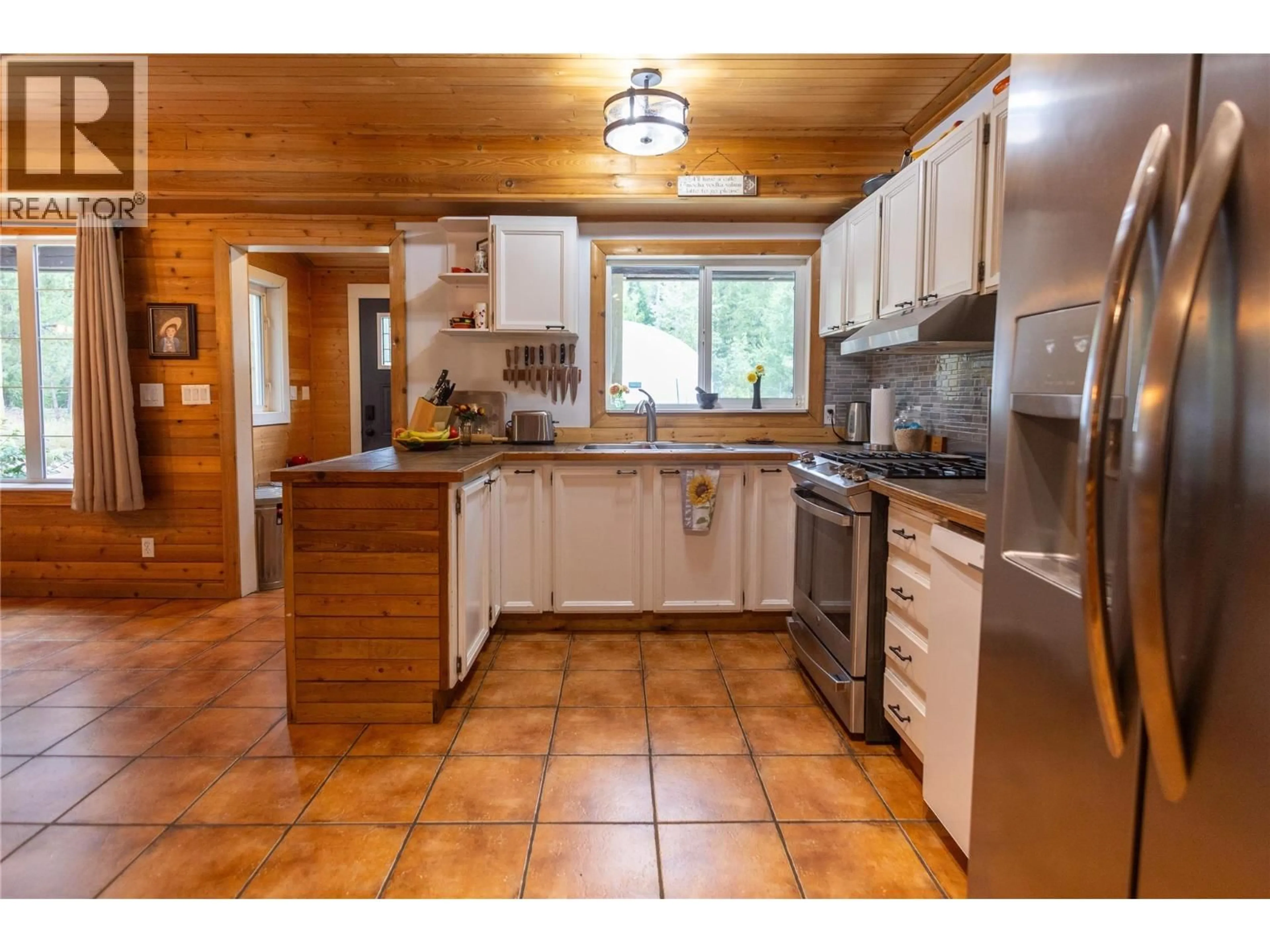 Standard kitchen, unknown for 4453 PASSMORE UPPER ROAD, Passmore British Columbia V0G2J0