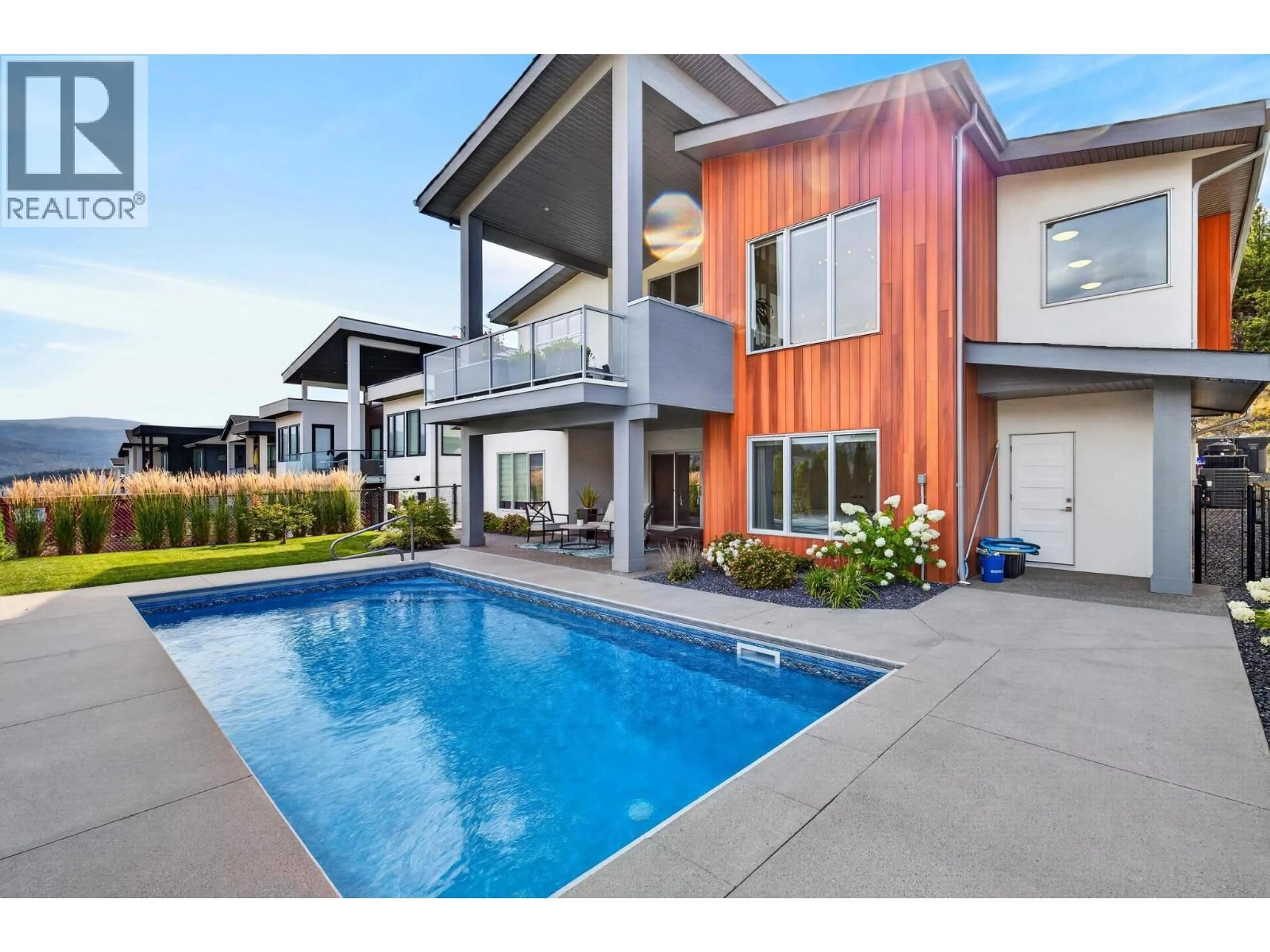 Pool for 887 LOSETH DRIVE, Kelowna British Columbia V1P0A8