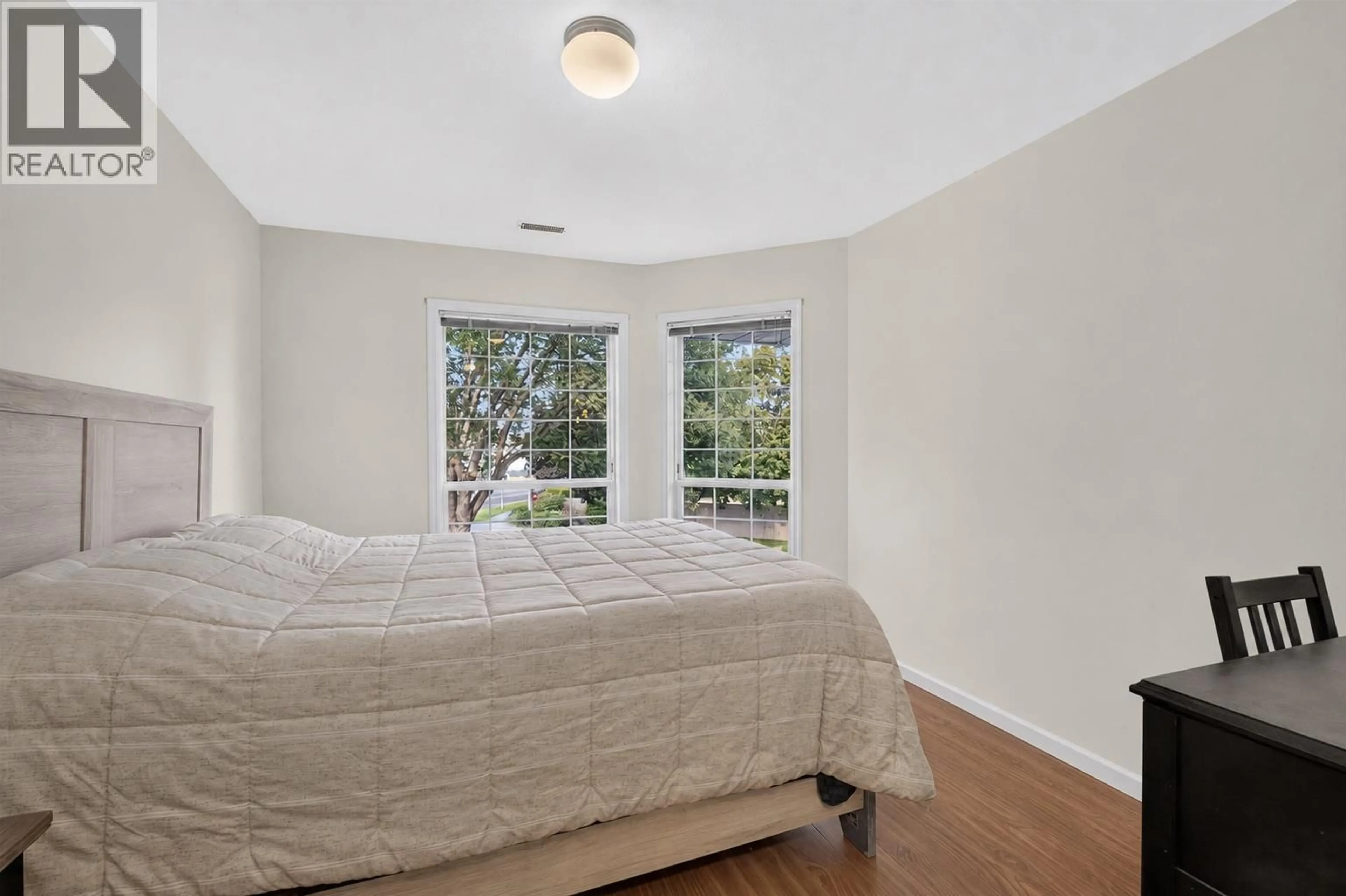 Bedroom with bed, unknown for 205 - 2350 STILLINGFLEET ROAD, Kelowna British Columbia V1W3X9