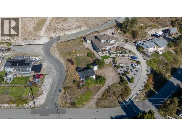 5940 VICTORIA STREET, Peachland 2