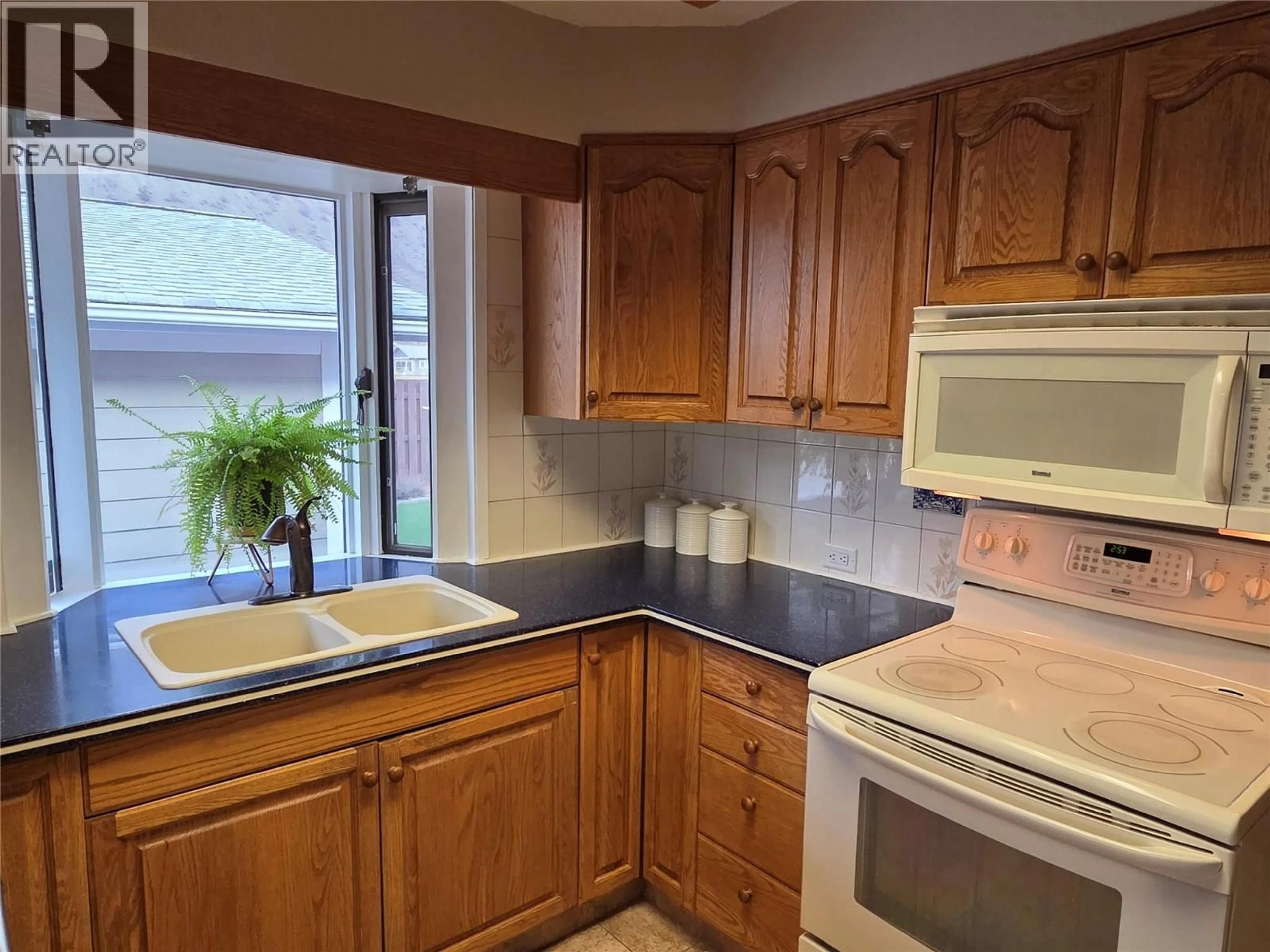 Standard kitchen, ceramic/tile floor for 2546 UPPER BENCH ROAD, Keremeos British Columbia V0X1N4