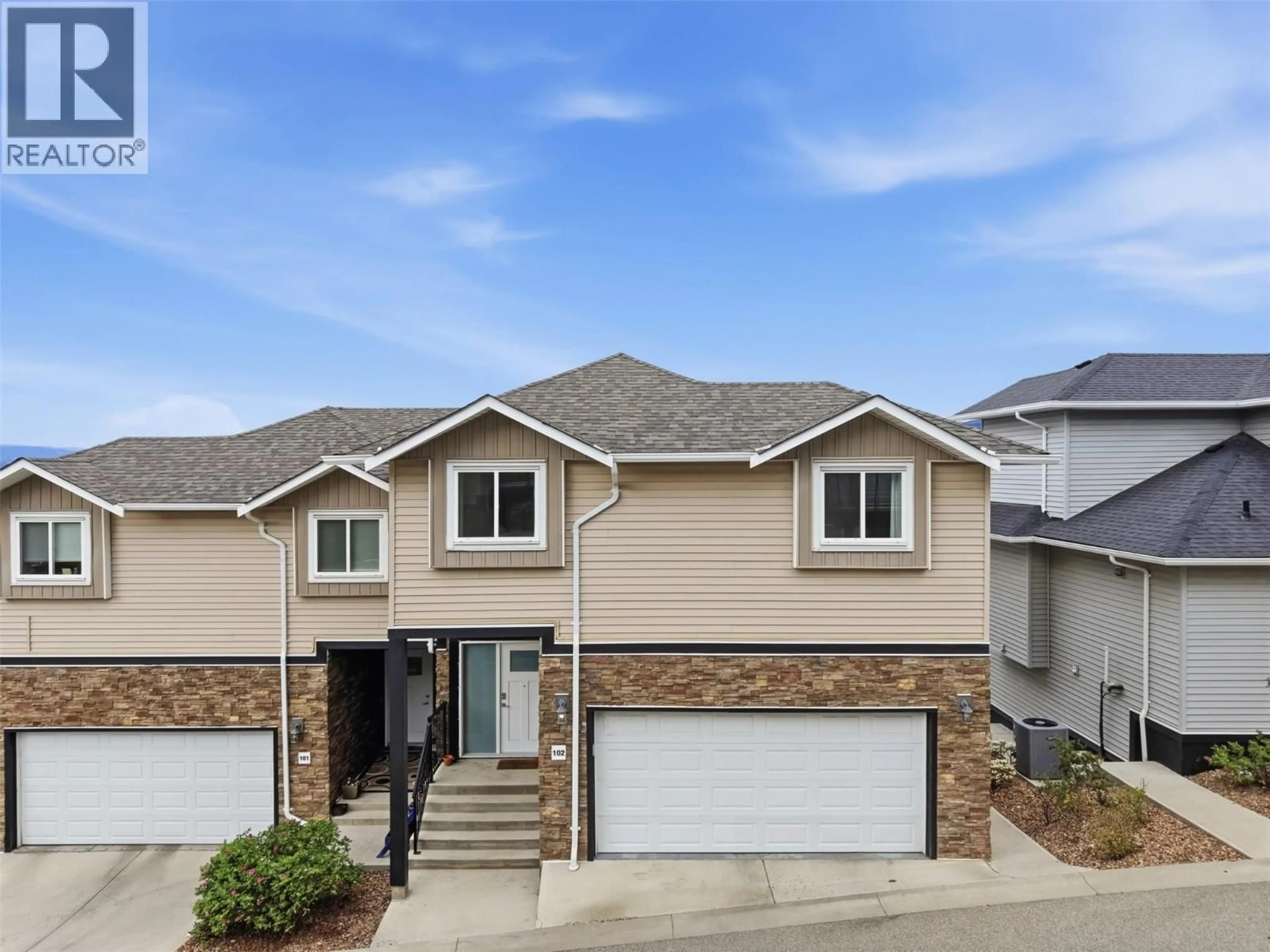 Home with vinyl exterior material, street for 102 - 438 WADDINGTON DRIVE, Kamloops British Columbia V2E0E1