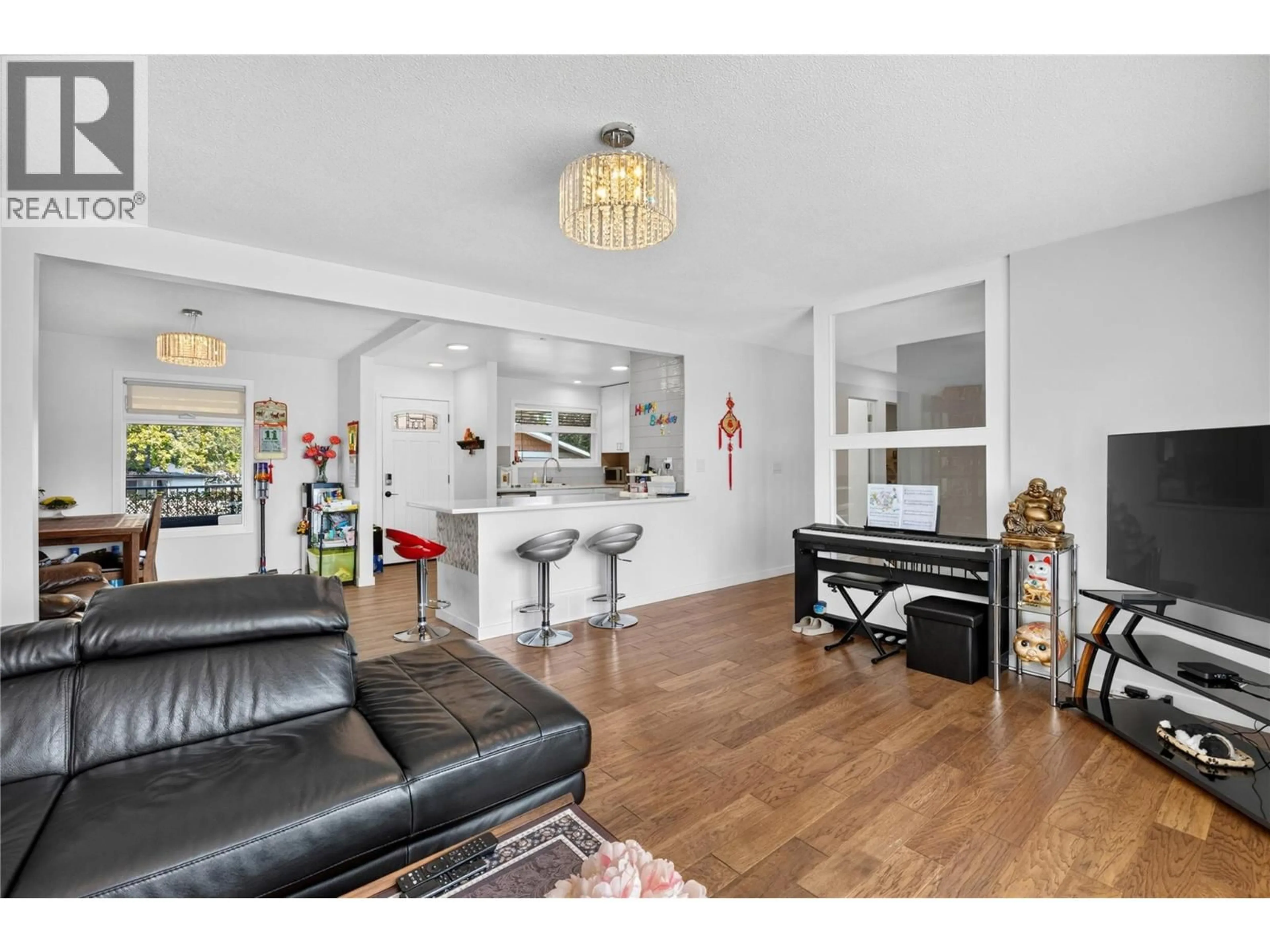 Open concept kitchen, unknown for 127 OKANAGAN AVENUE WEST, Penticton British Columbia V2A3L2