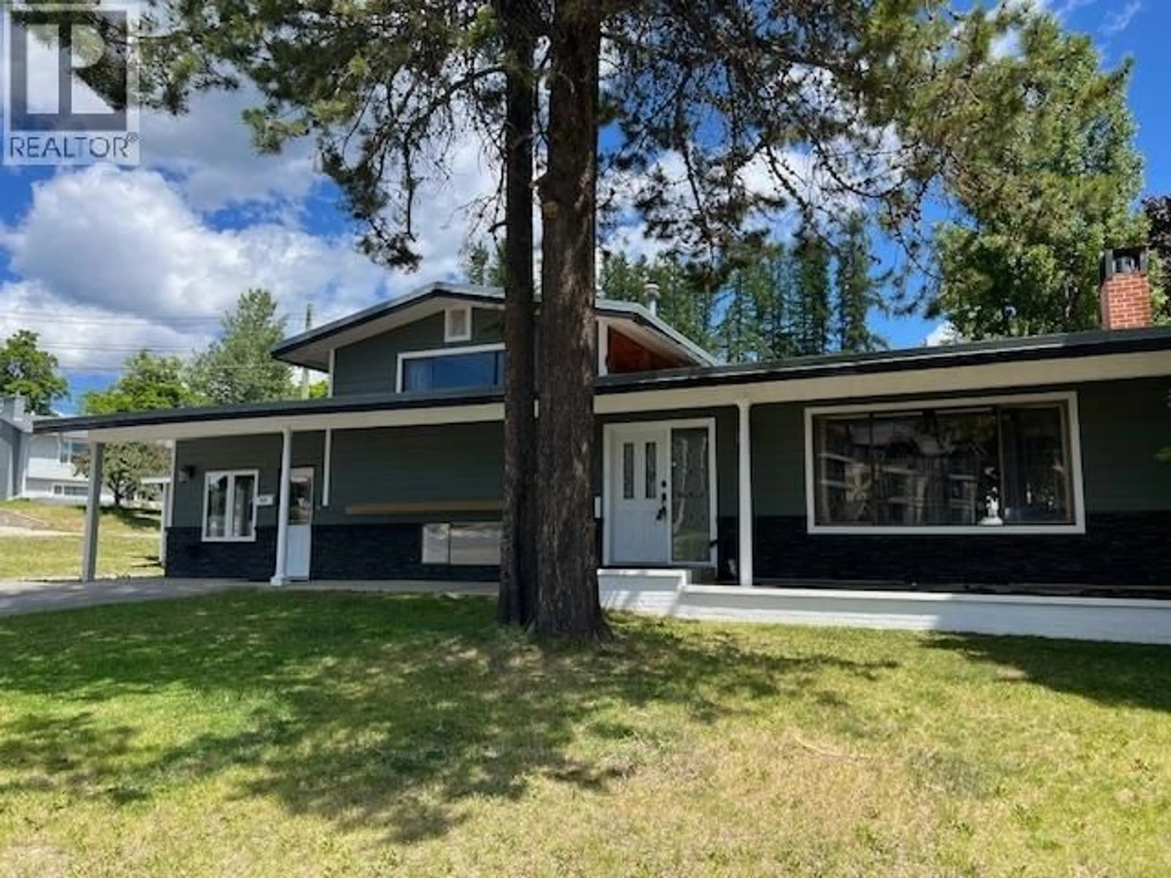 Home with vinyl exterior material, unknown for 325 4TH AVENUE, Kimberley British Columbia V1A2Z2