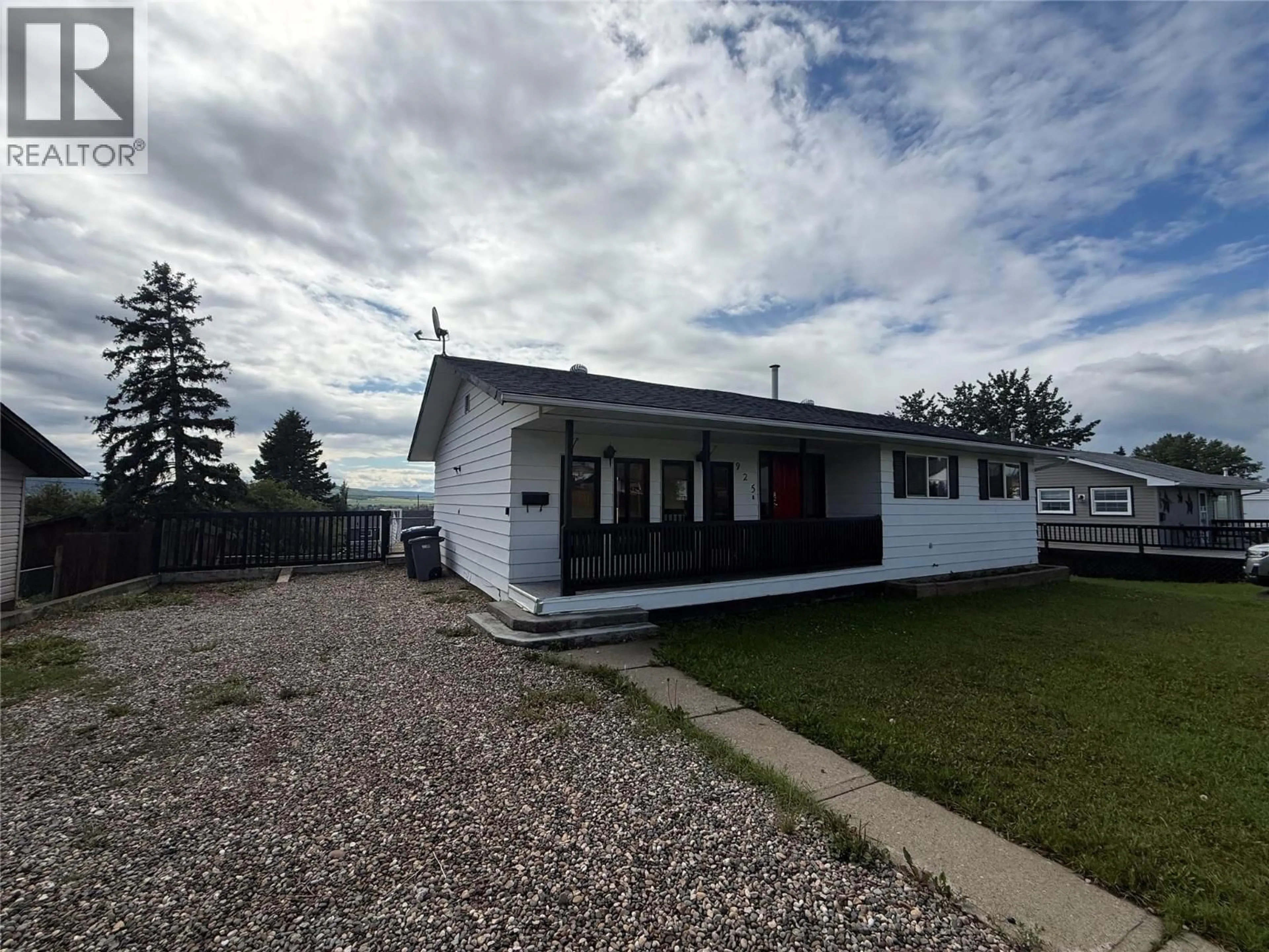 Unknown for 925 CORNWALL CRESCENT, Dawson Creek British Columbia V1G1P1