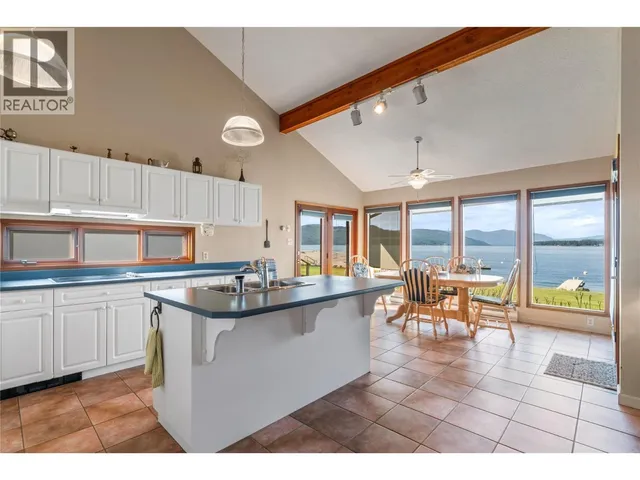 4 - 6868 SQUILAX-ANGLEMONT ROAD, Magna Bay 4