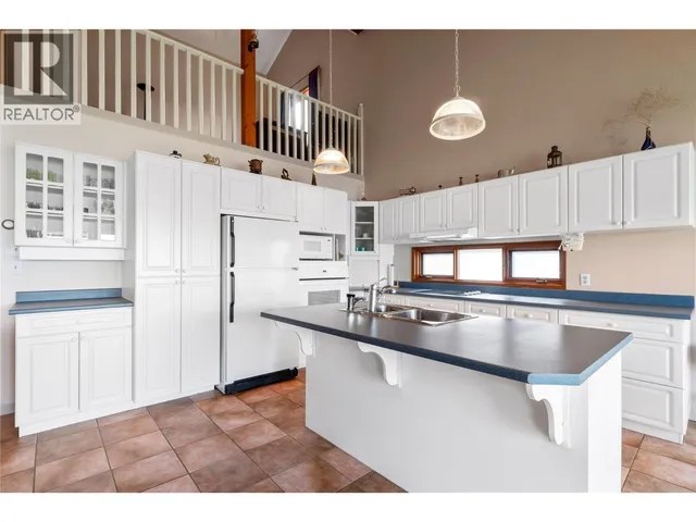 4 - 6868 SQUILAX-ANGLEMONT ROAD, Magna Bay 5