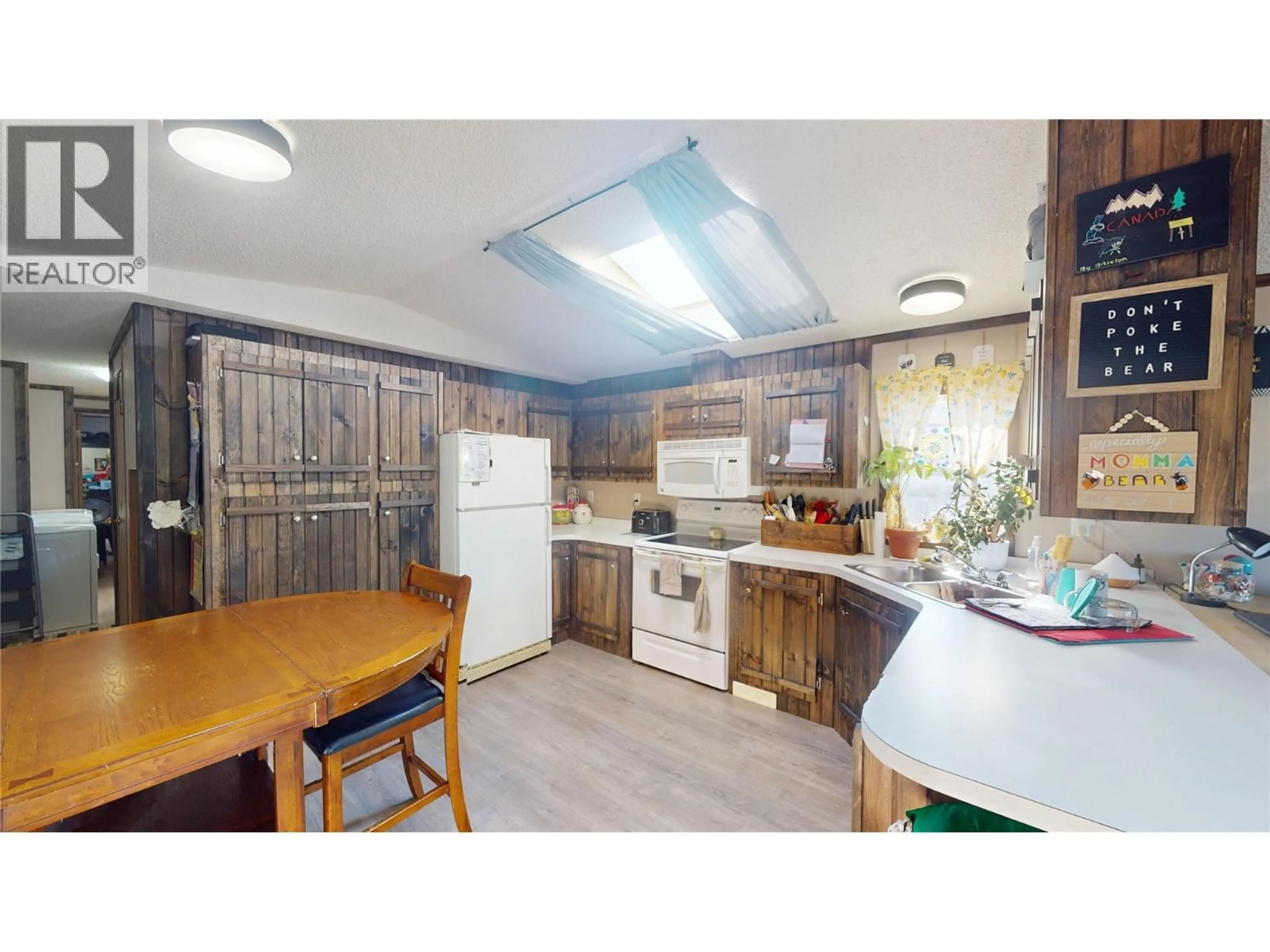 Standard kitchen, unknown for 316 MISSION PLACE, Cranbrook British Columbia V1C6P7