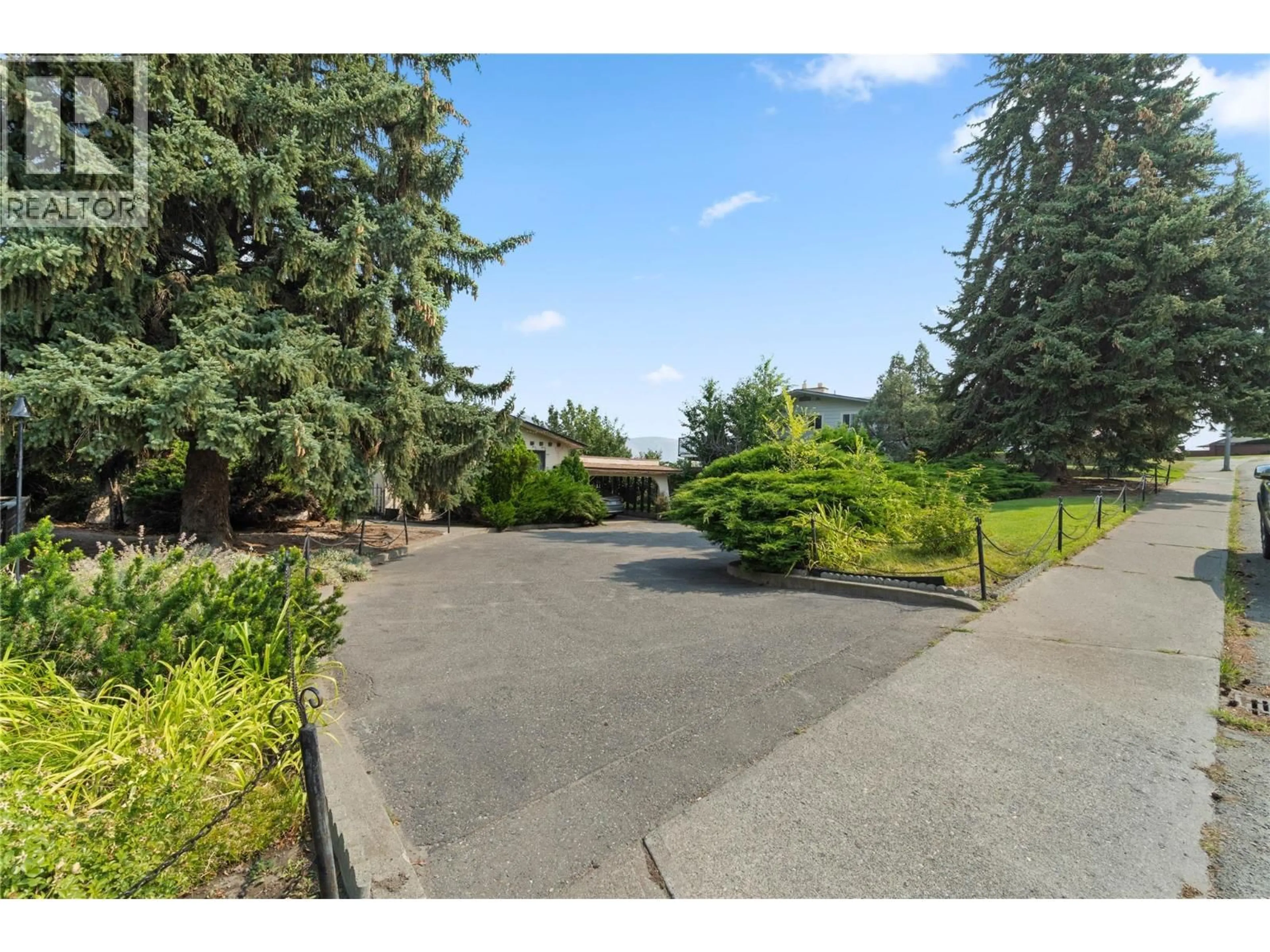 A pic from outside/outdoor area/front of a property/back of a property/a pic from drone, unknown for 296 GIBRALTAR COURT, Kamloops British Columbia V2C1P2