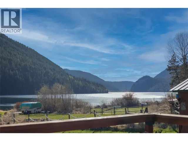 2572 STONEY DRIVE, Kamloops 3