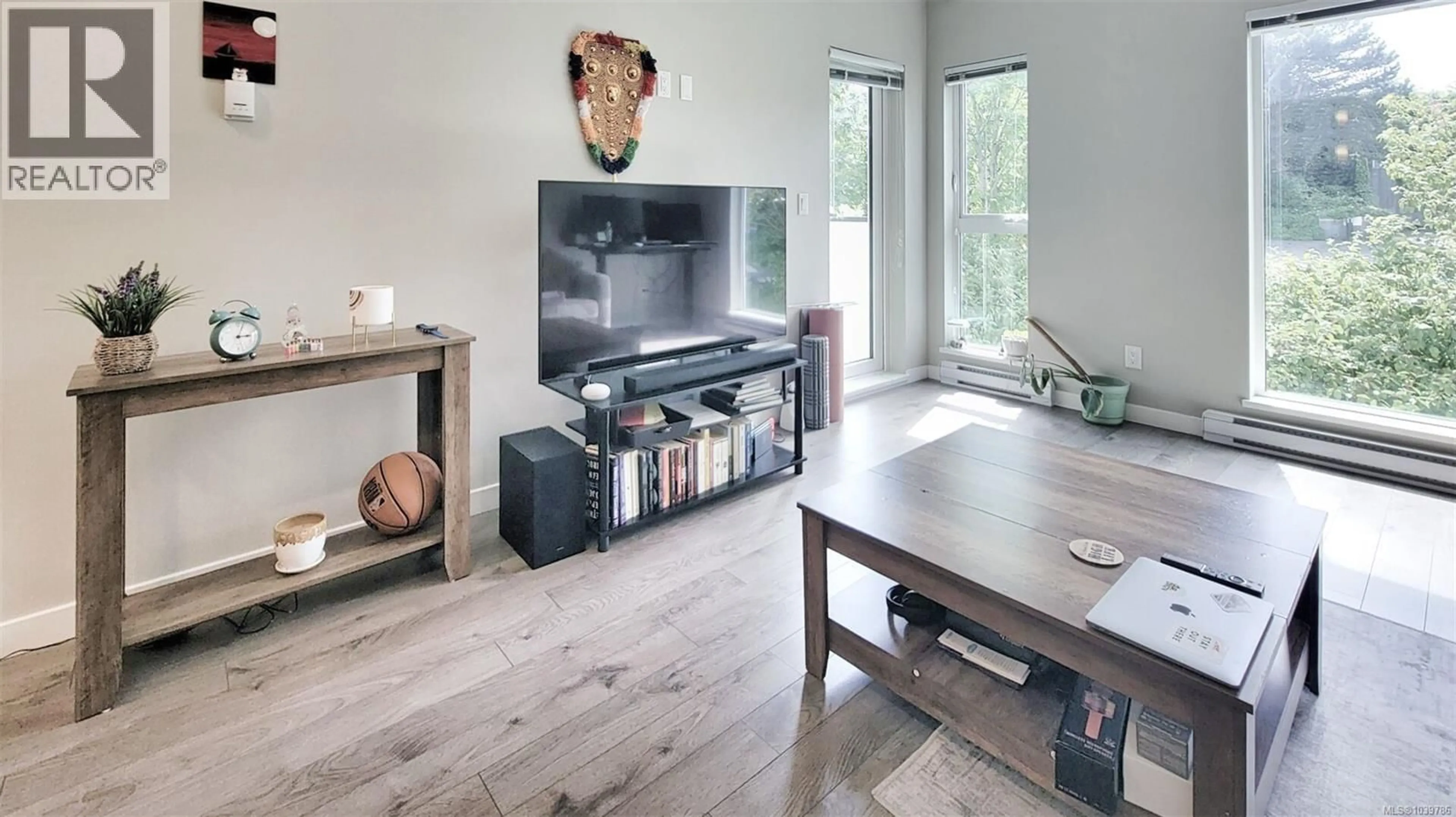 Home theater for 304 - 767 TYEE ROAD, Victoria British Columbia V9A0G5