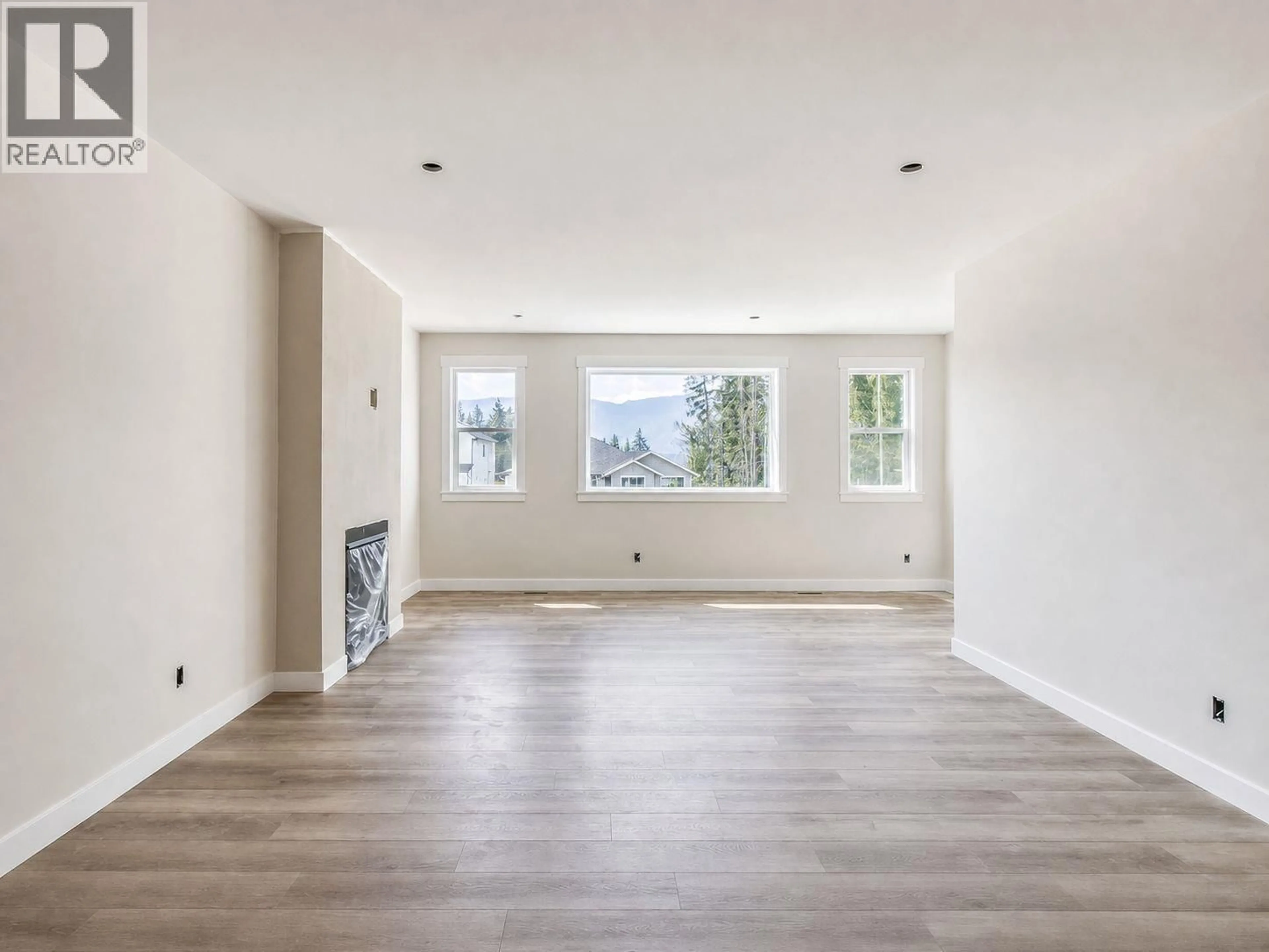 A pic of a room for 1450 21 STREET NORTHEAST, Salmon Arm British Columbia V1E0G8