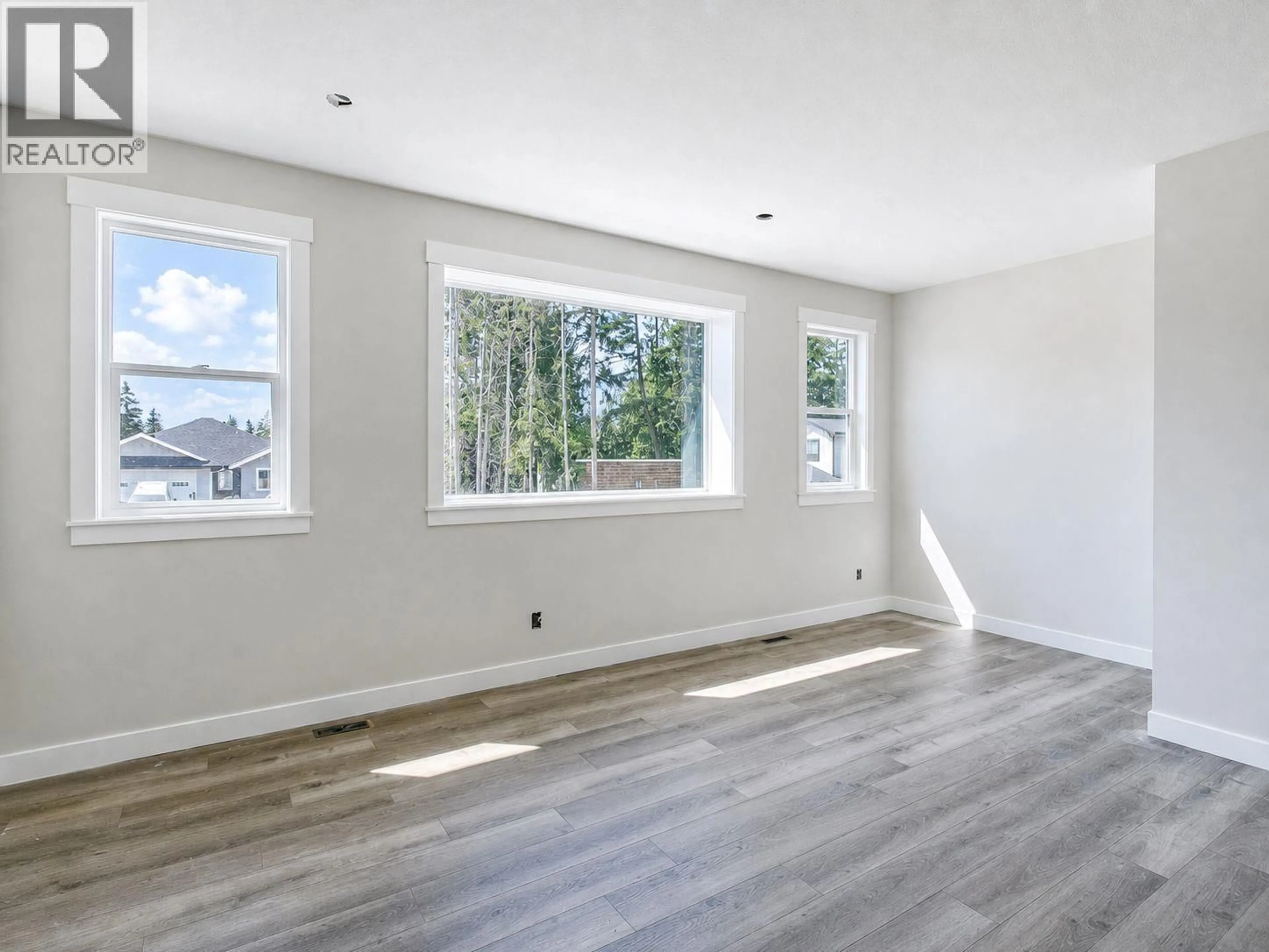 A pic of a room for 1450 21 STREET NORTHEAST, Salmon Arm British Columbia V1E0G8