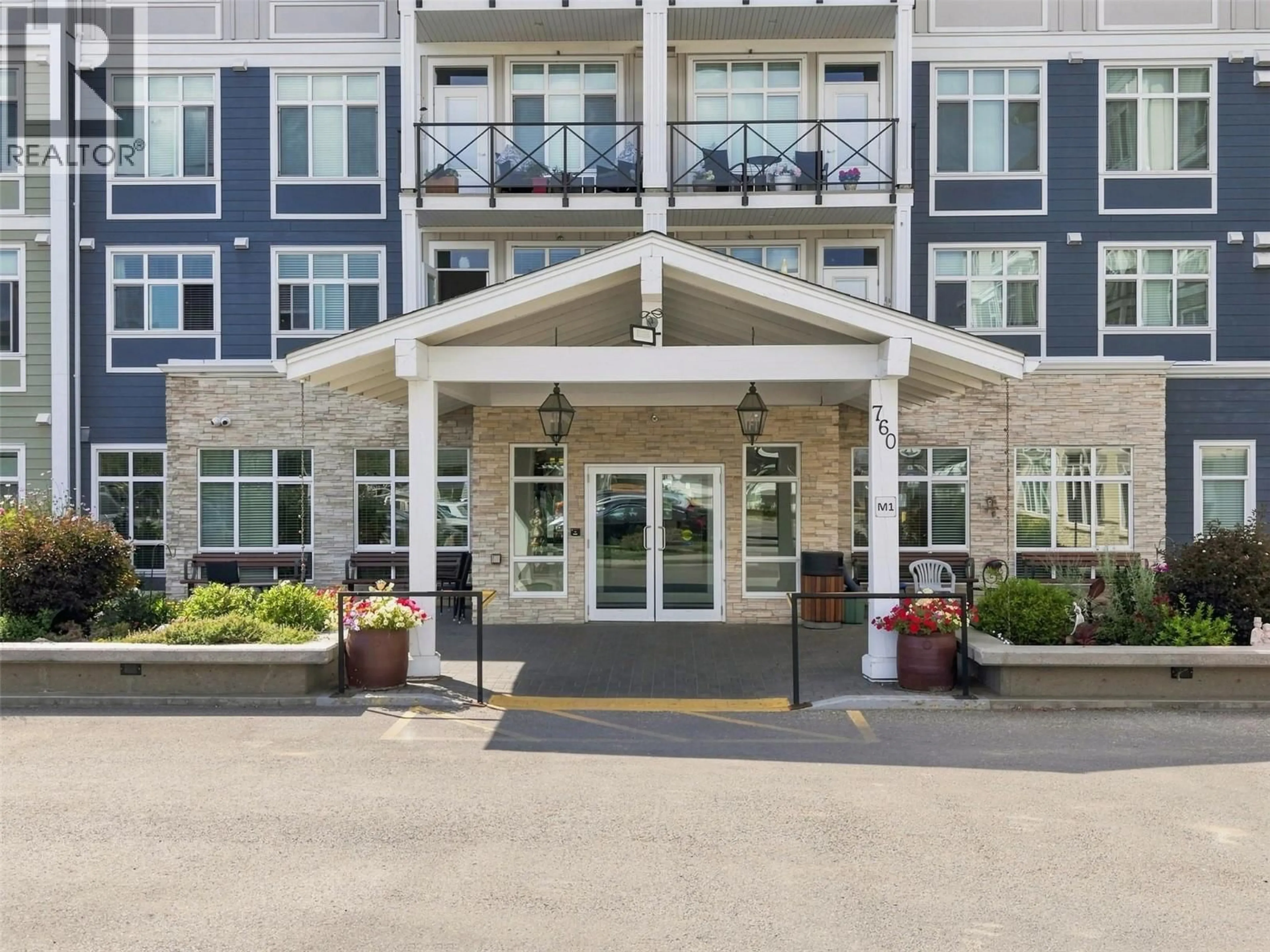 Indoor foyer for 300 - 760 MAYFAIR STREET, Kamloops British Columbia V2B0E5