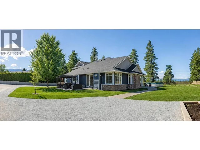 3350 LARKSPUR COURT, Kelowna 2
