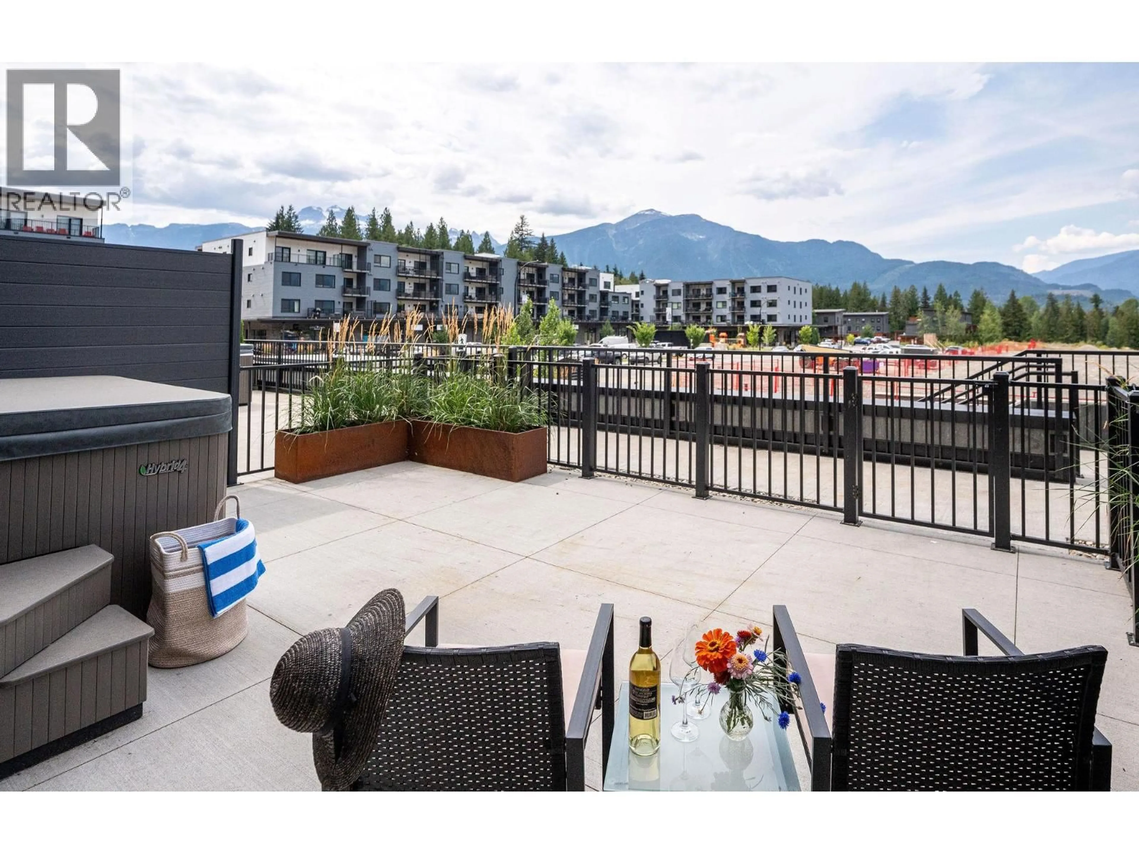 Patio, mountain view for 3111 COURSIER AVENUE, Revelstoke British Columbia V0E2S1