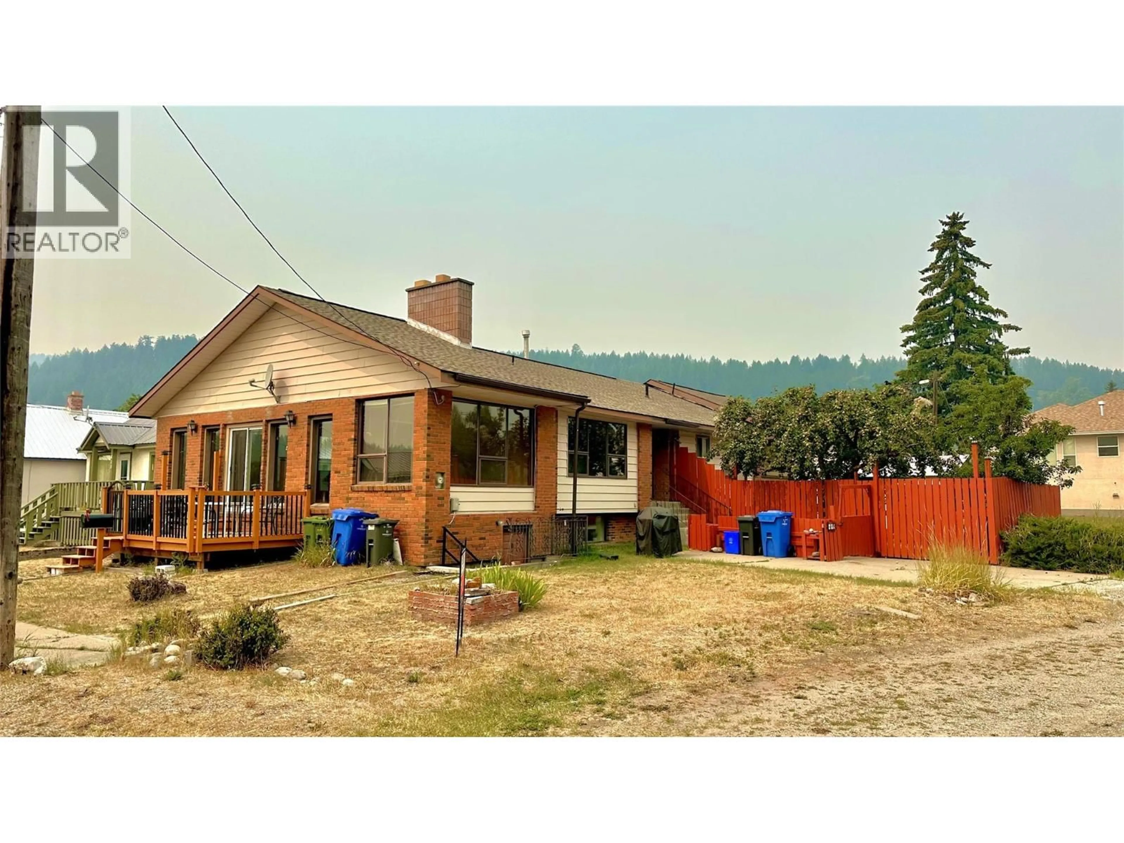 A pic from outside/outdoor area/front of a property/back of a property/a pic from drone, unknown for 419 LINDSAY STREET, Kimberley British Columbia V1A1L7