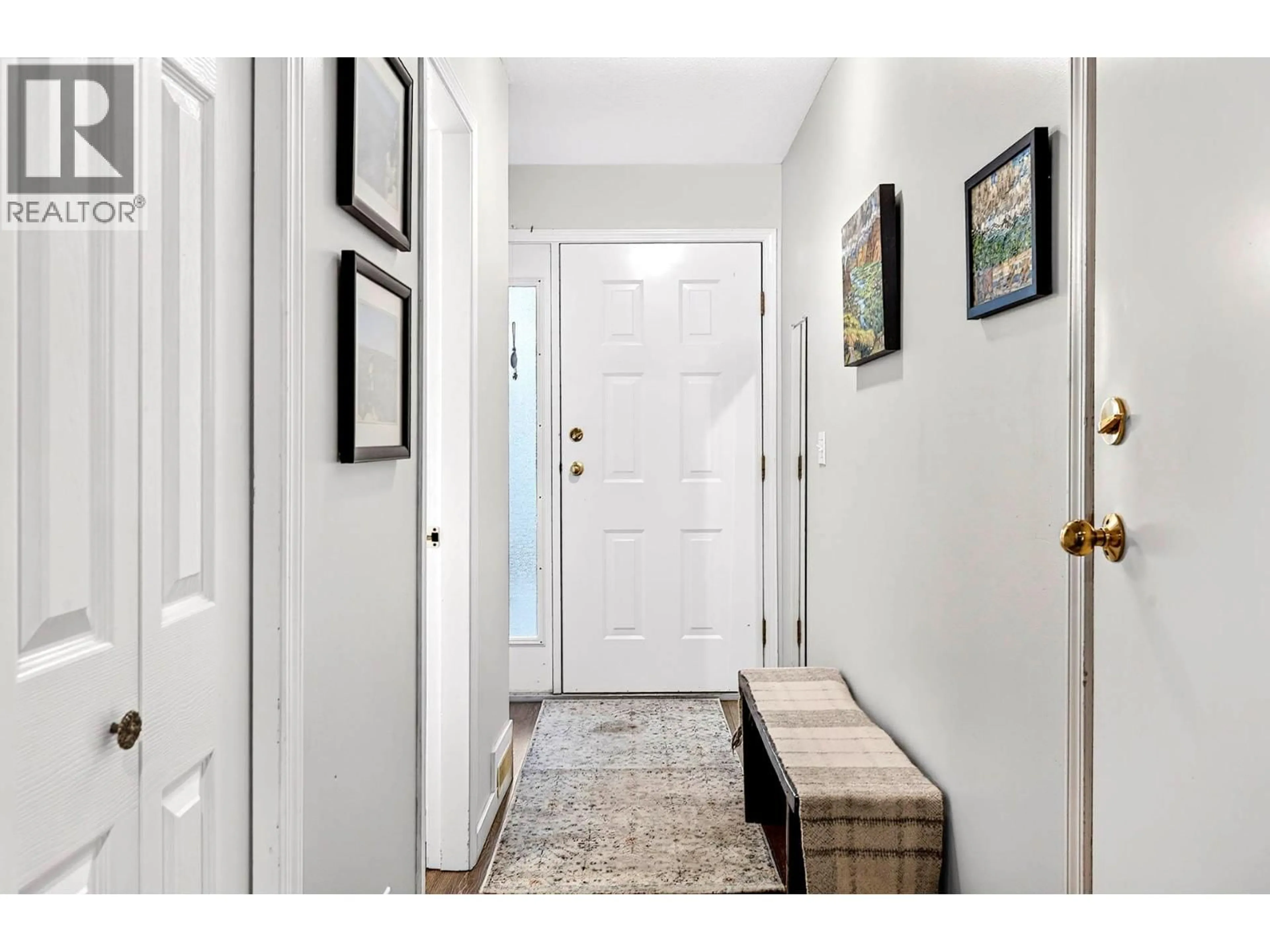 Indoor entryway for 2 - 2050 QU'APPELLE BOULEVARD, Kamloops British Columbia V2E2R4
