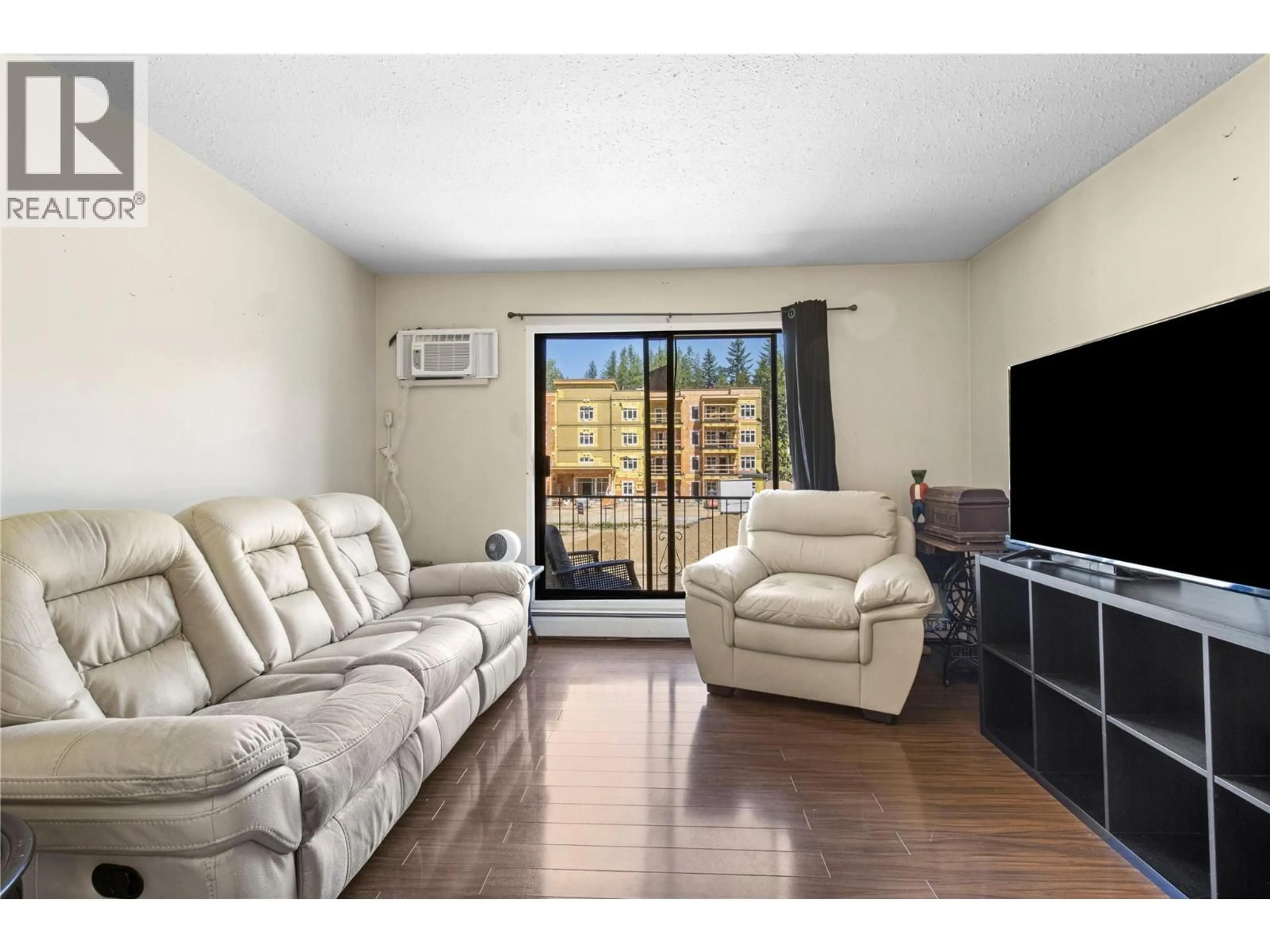 Living room with furniture, unknown for 204 - 409 MAIN STREET, Sicamous British Columbia V0E2V0