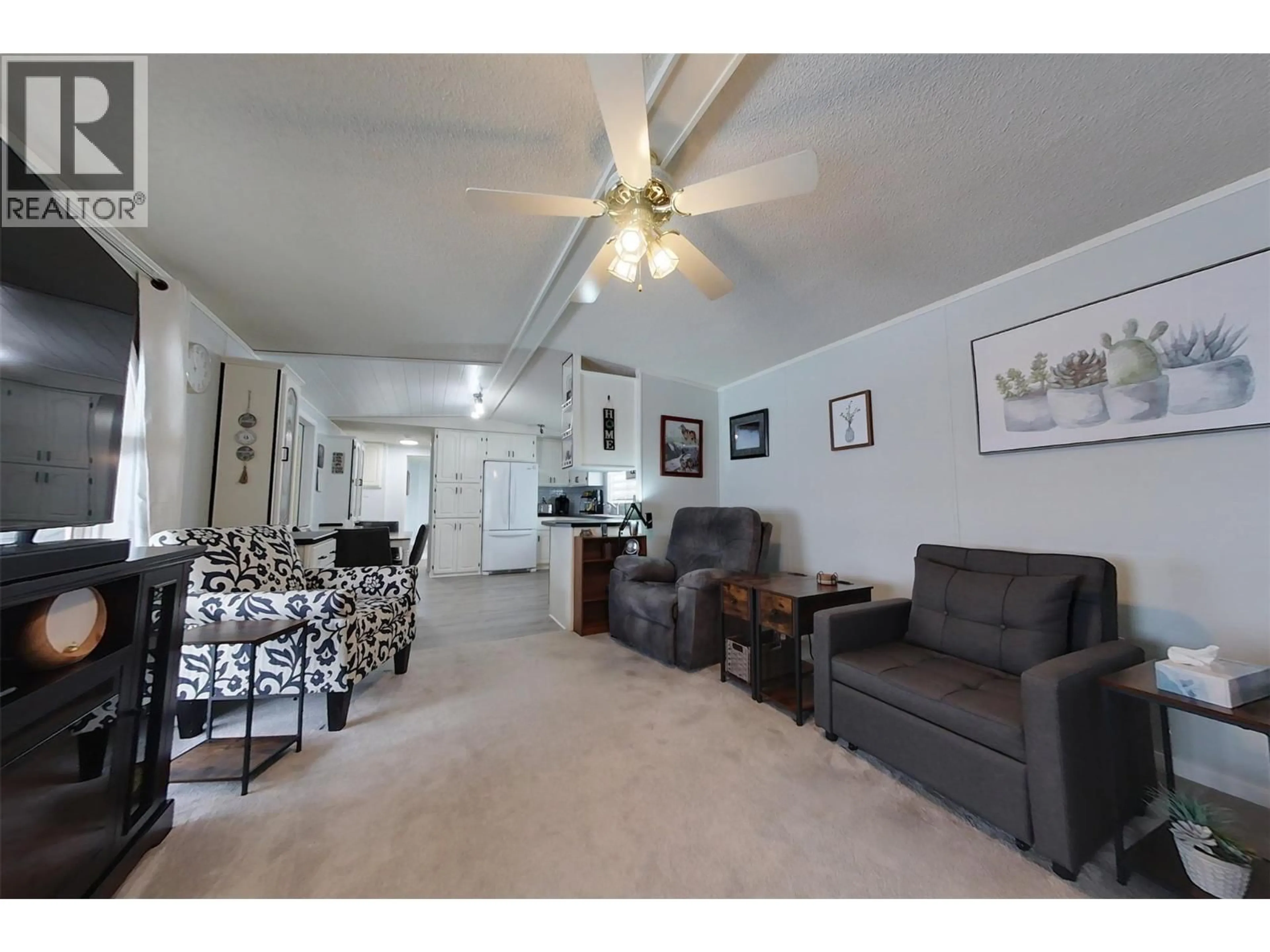 Living room with furniture, unknown for 61 - 724 INNES AVENUE, Cranbrook British Columbia V1C2A5
