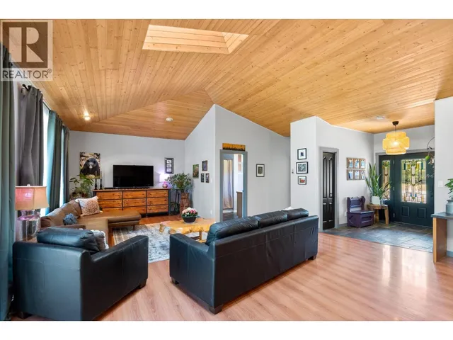 559 MCLEAN ROAD, Barriere 5