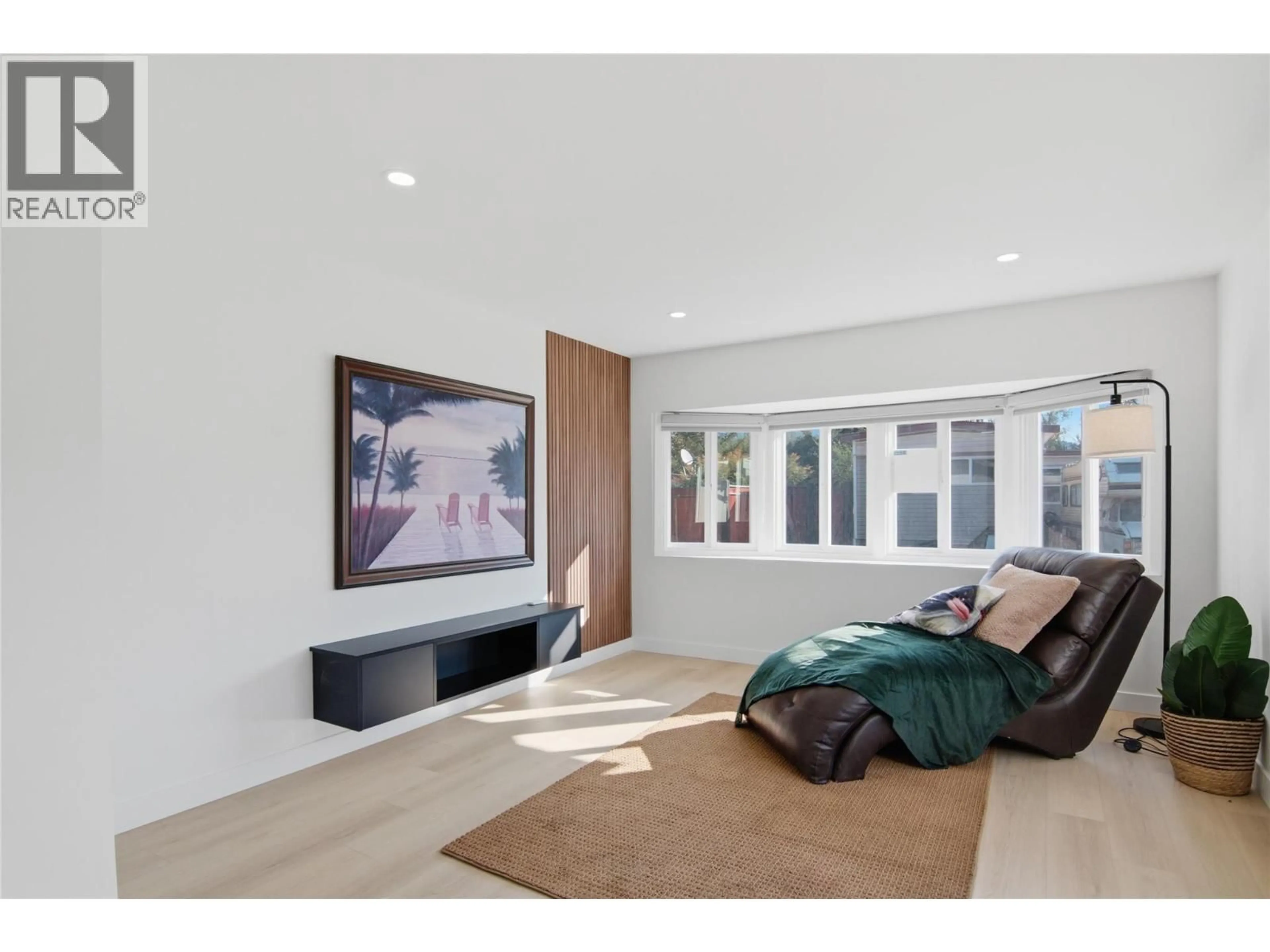 Home theater for 6 - 4626 SUMMER ROAD, Barriere British Columbia V0E1E0