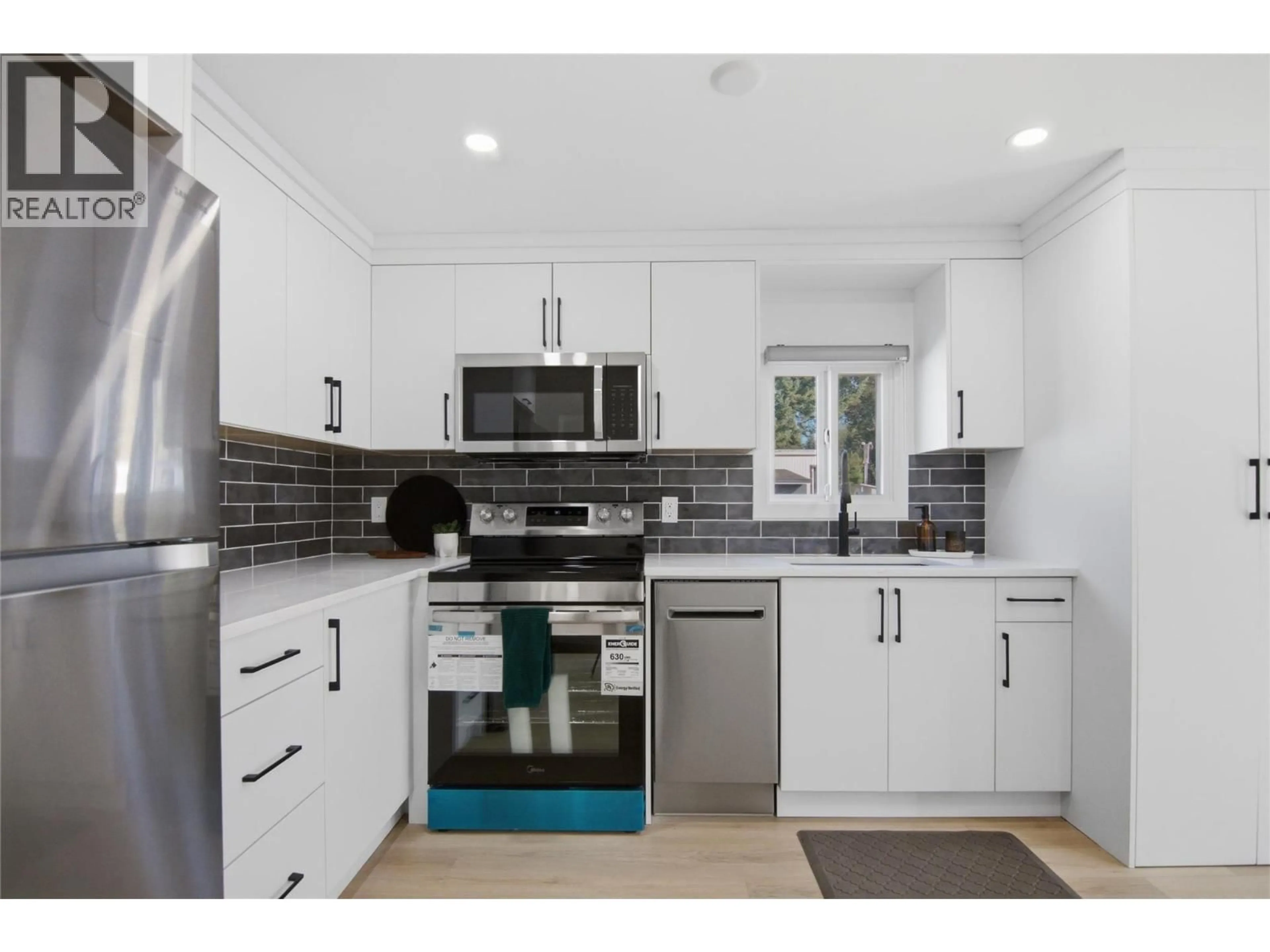Open concept kitchen, unknown for 6 - 4626 SUMMER ROAD, Barriere British Columbia V0E1E0