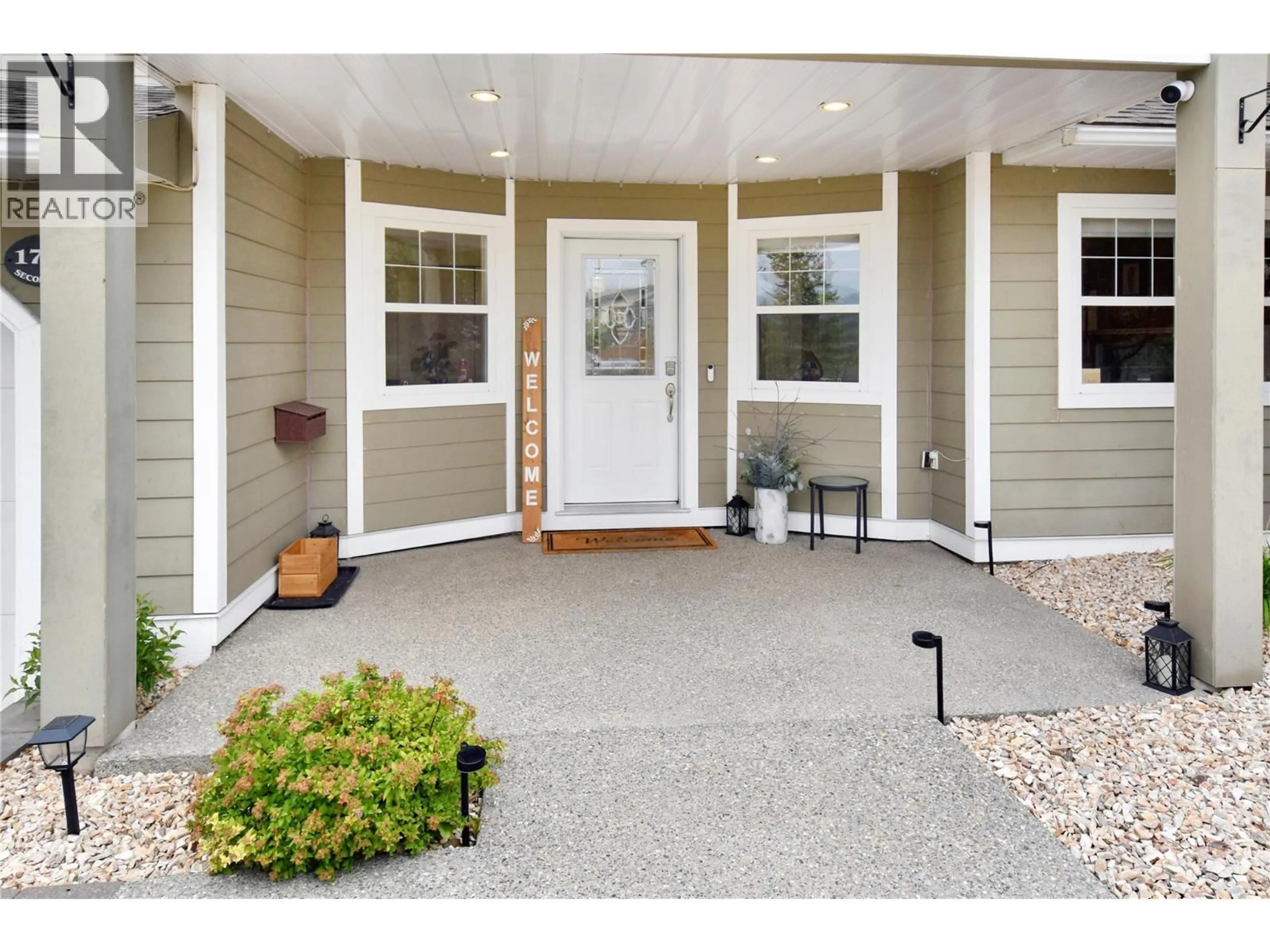 Indoor entryway for 1704 2ND AVE S OTHER, Cranbrook British Columbia V1C0A1