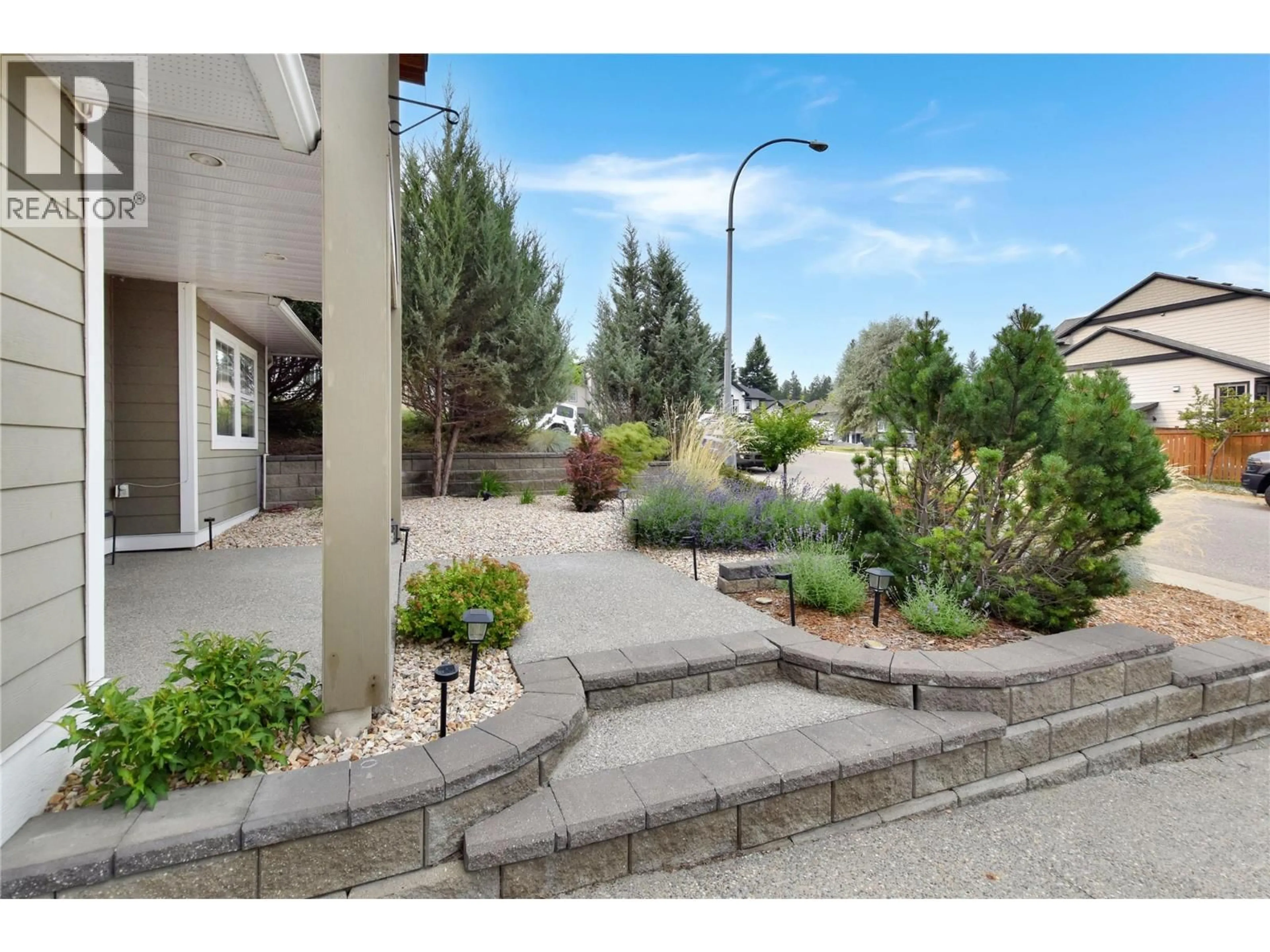 Patio, street for 1704 2ND AVE S OTHER, Cranbrook British Columbia V1C0A1