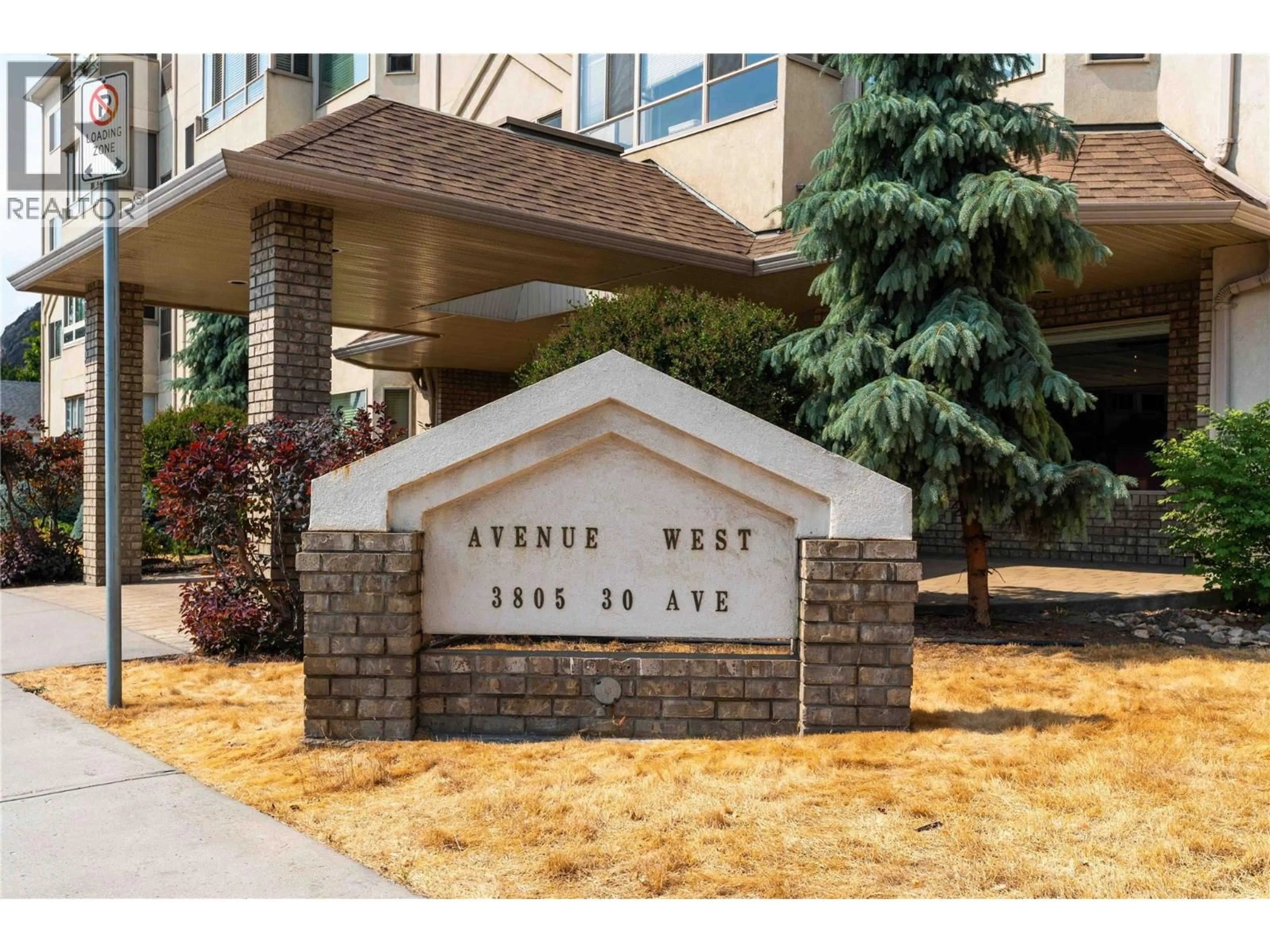 Indoor entryway for 301 - 3805 30 AVENUE, Vernon British Columbia V1T9M3