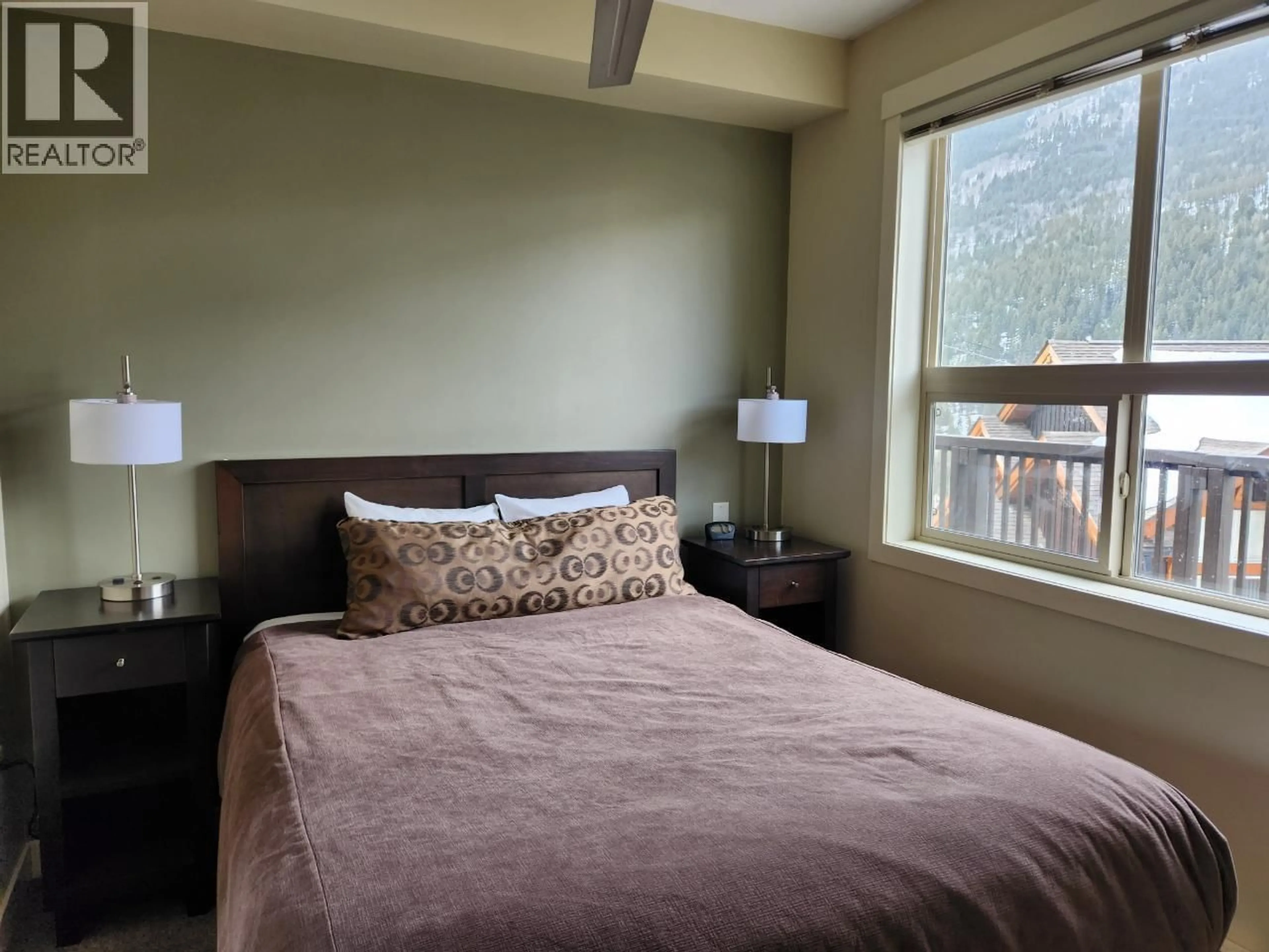 Bedroom with bed, unknown for 114C - 2049 SUMMIT DRIVE, Panorama British Columbia V0A1T0