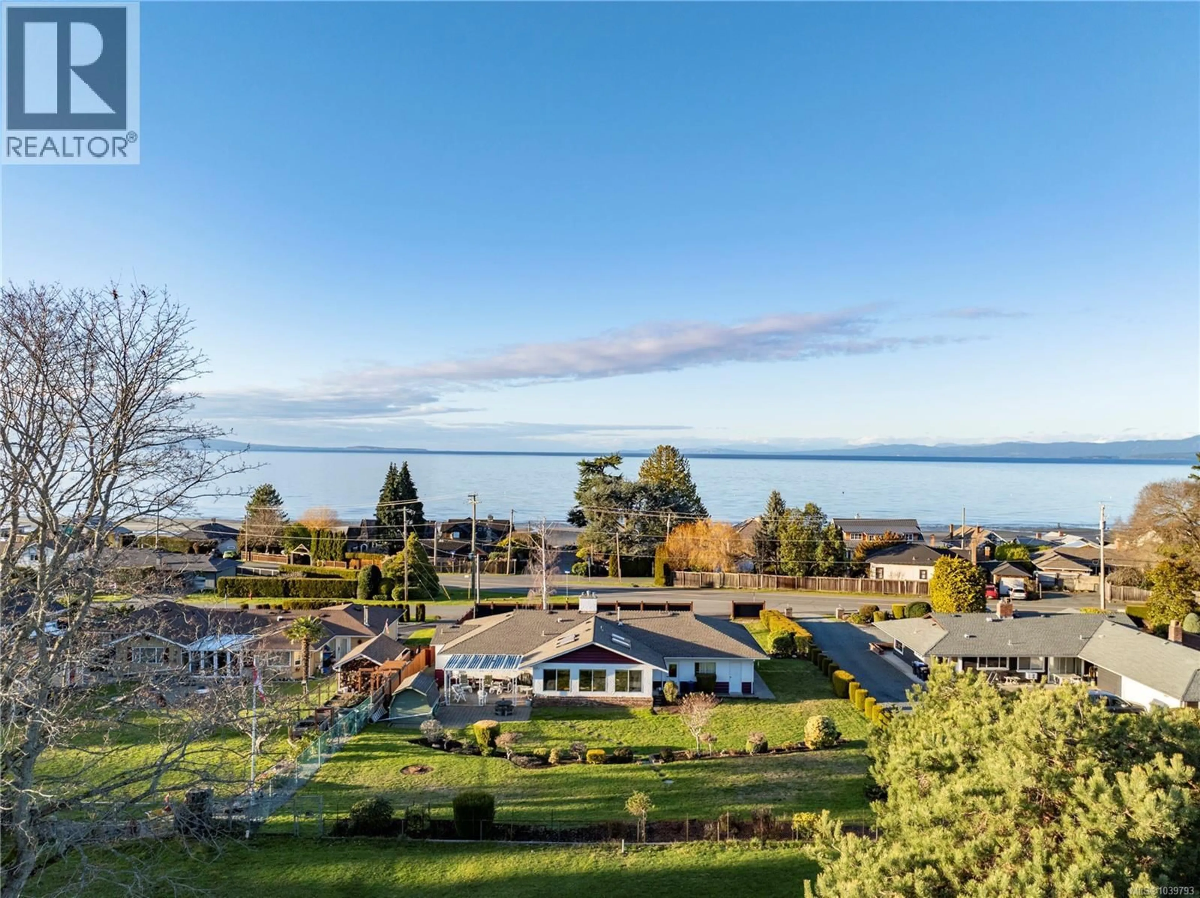 A pic from outside/outdoor area/front of a property/back of a property/a pic from drone, water/lake/river/ocean view for 260 ELIZABETH AVENUE, Qualicum Beach British Columbia V9K1G8