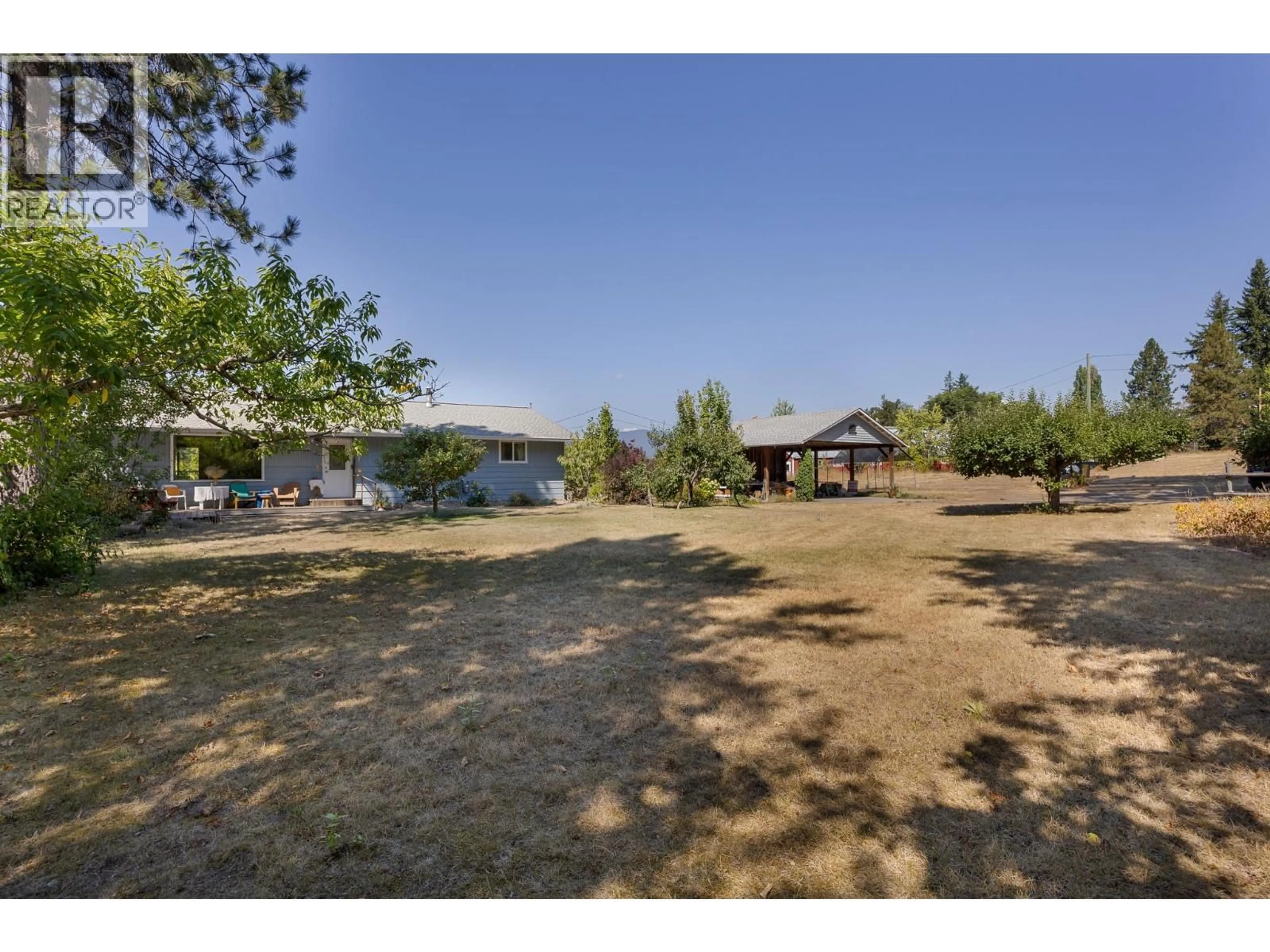 A pic from outside/outdoor area/front of a property/back of a property/a pic from drone, unknown for 1141 70 STREET SOUTHEAST, Salmon Arm British Columbia V1E1X8