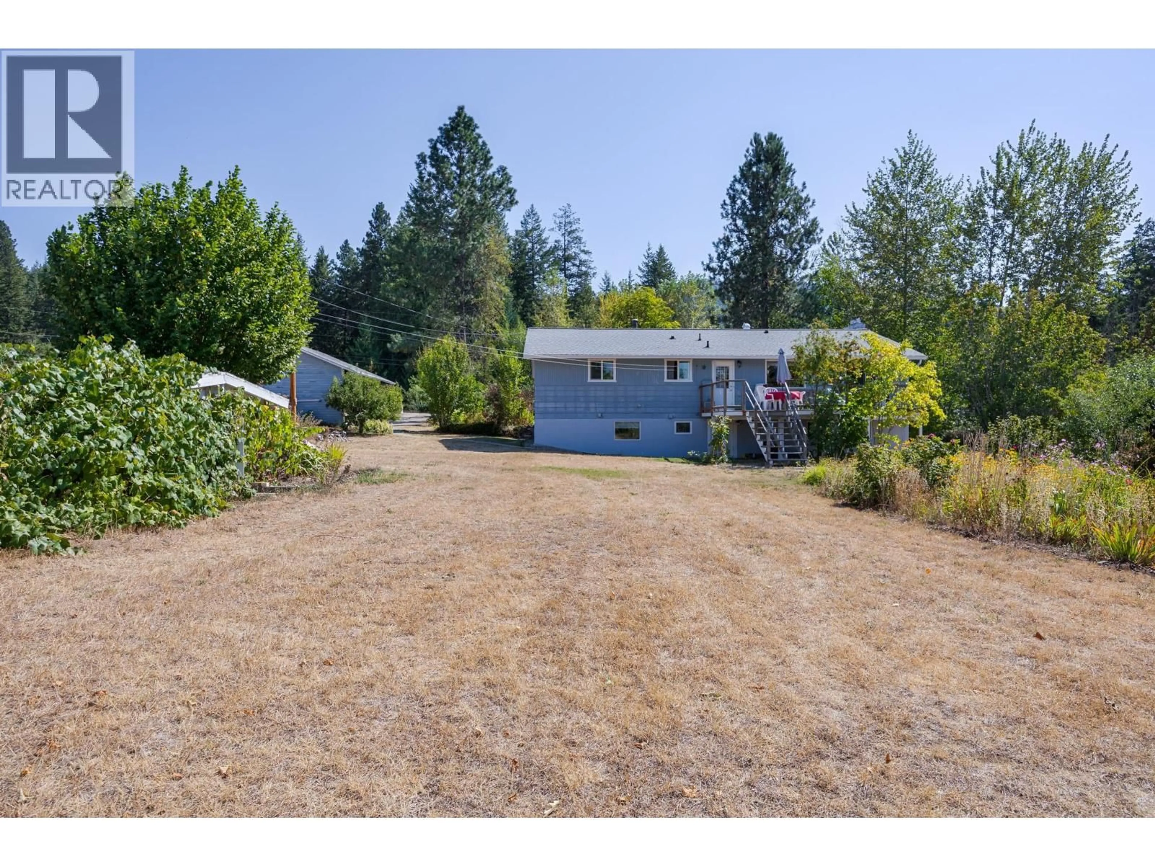 A pic from outside/outdoor area/front of a property/back of a property/a pic from drone, unknown for 1141 70 STREET SOUTHEAST, Salmon Arm British Columbia V1E1X8