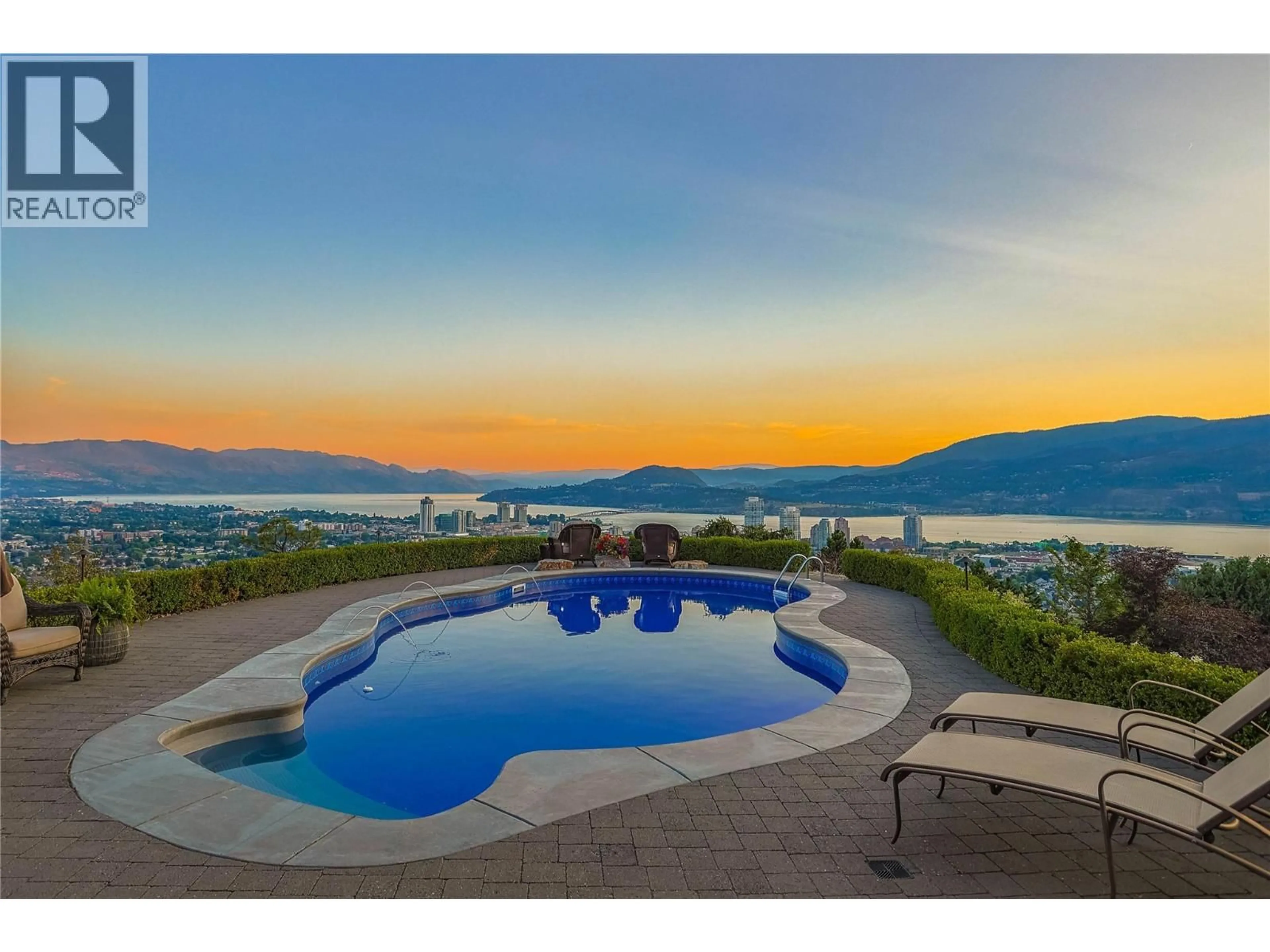 Pool for 1173 PARKBLUFF LANE, Kelowna British Columbia V1V2Y3