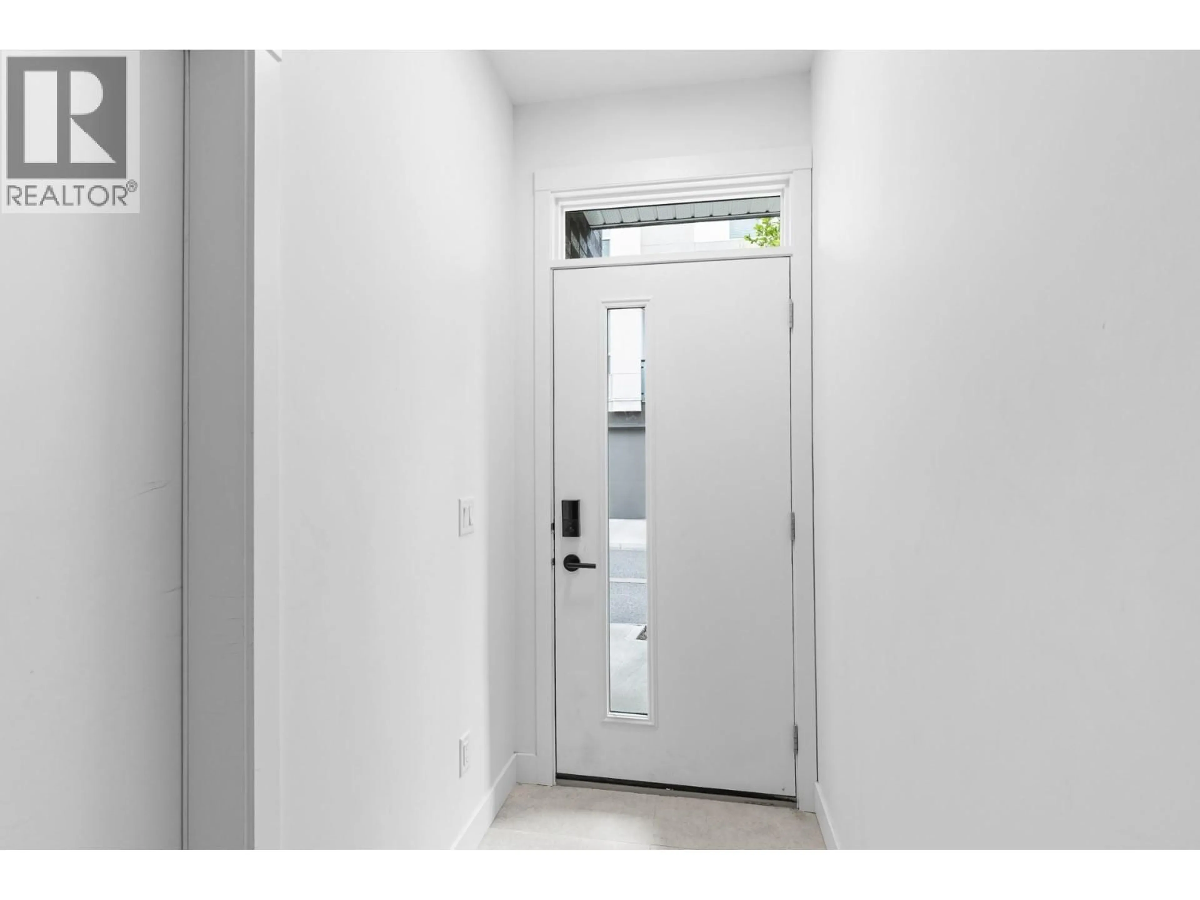 Indoor entryway for 19 - 610 ACADEMY WAY, Kelowna British Columbia V1V0H2
