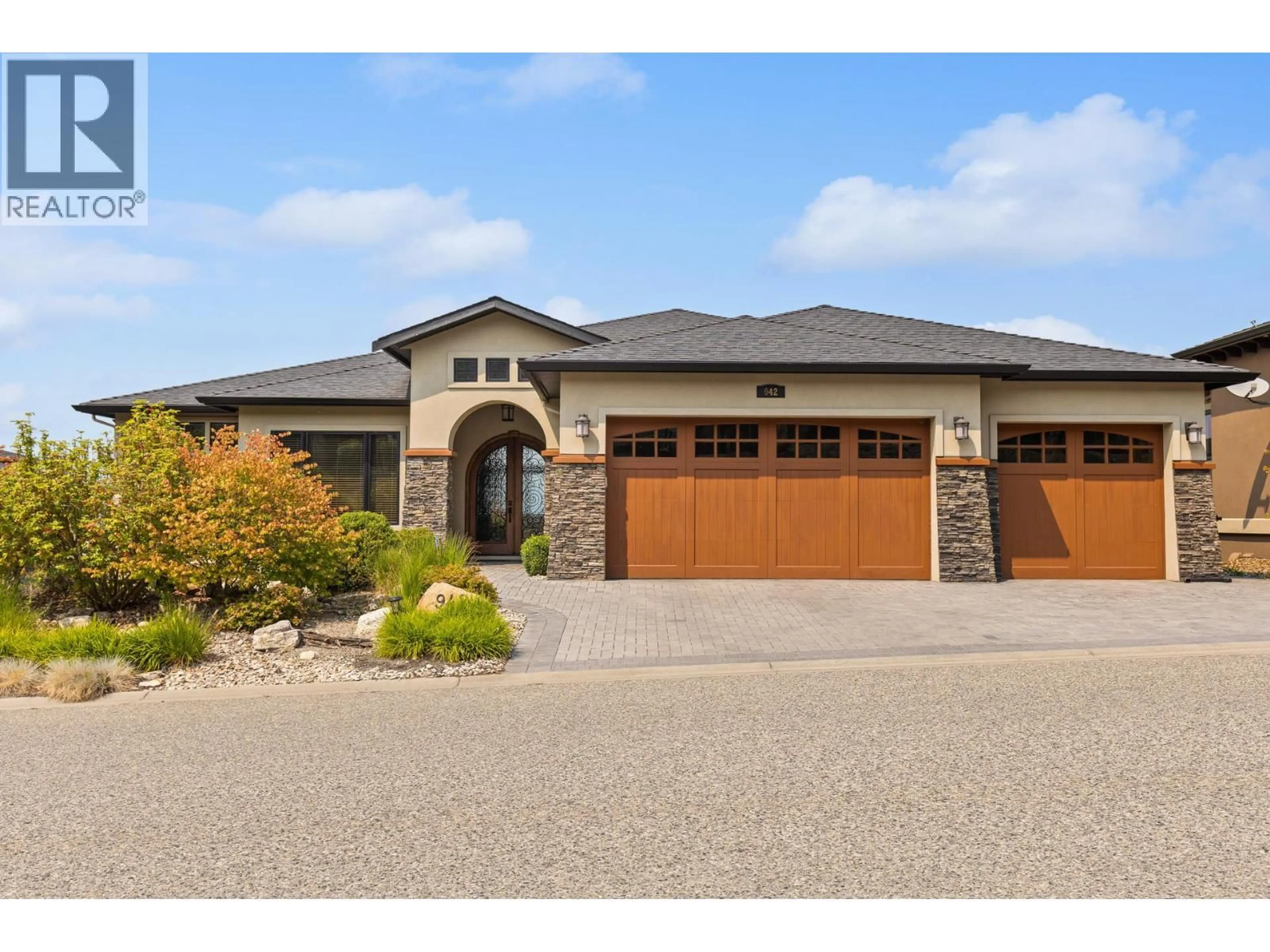 Home with brick exterior material, street for 942 HEWETSON AVENUE, Kelowna British Columbia V1W5H8