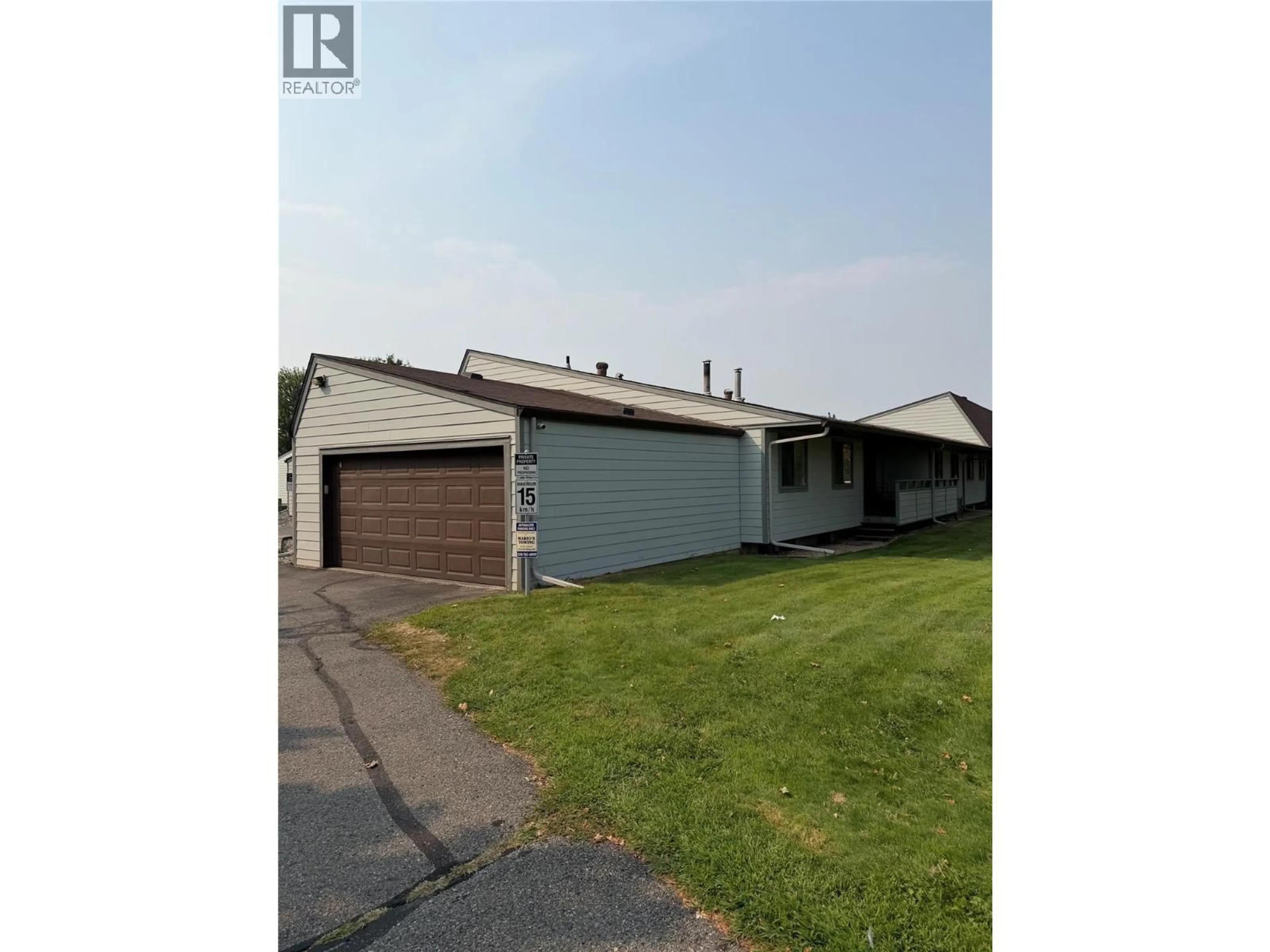 A pic from outside/outdoor area/front of a property/back of a property/a pic from drone, street for 1 - 220 PRIOR ROAD SOUTH, Kelowna British Columbia V1X2Y4