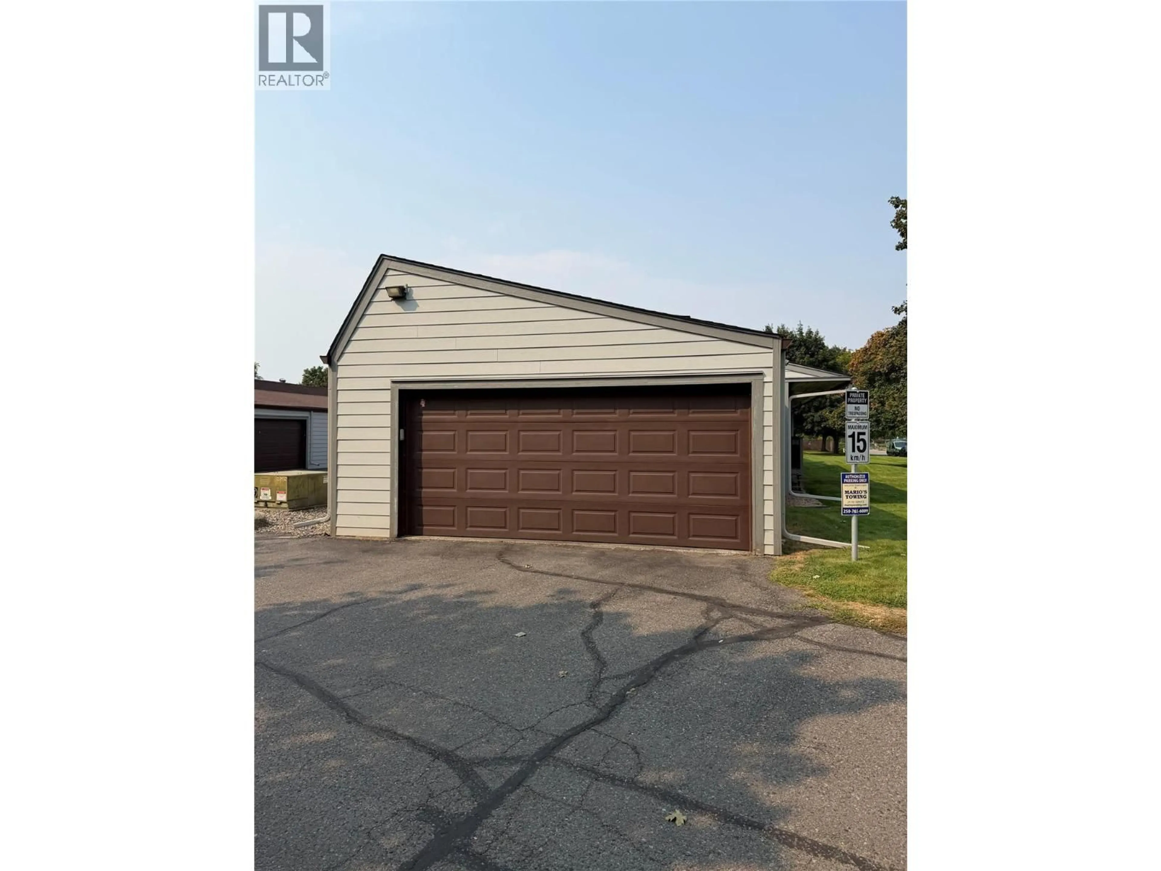 Indoor garage for 1 - 220 PRIOR ROAD SOUTH, Kelowna British Columbia V1X2Y4