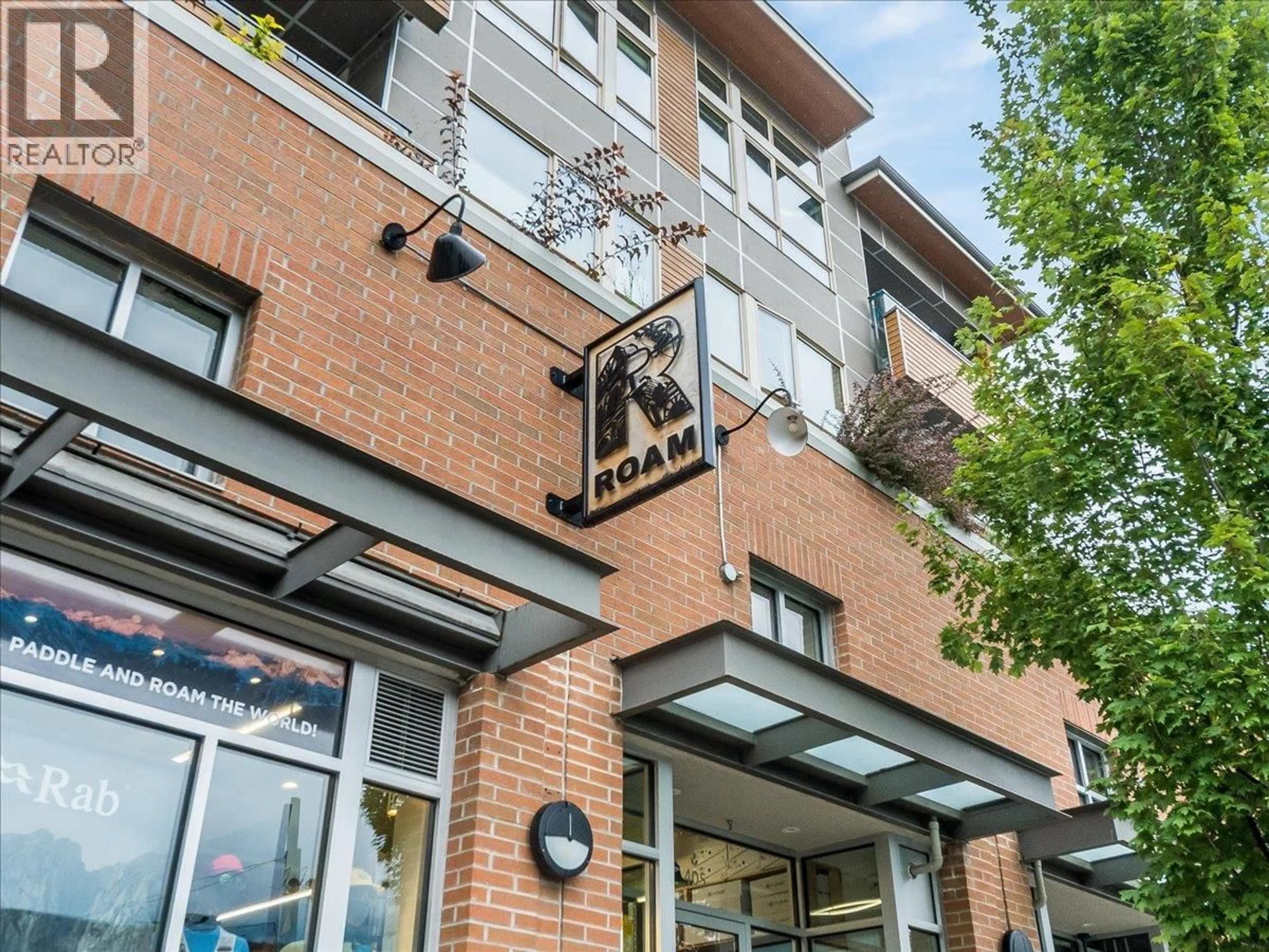 Patio, building for 405 HALL STREET, Nelson British Columbia V1L1Y9