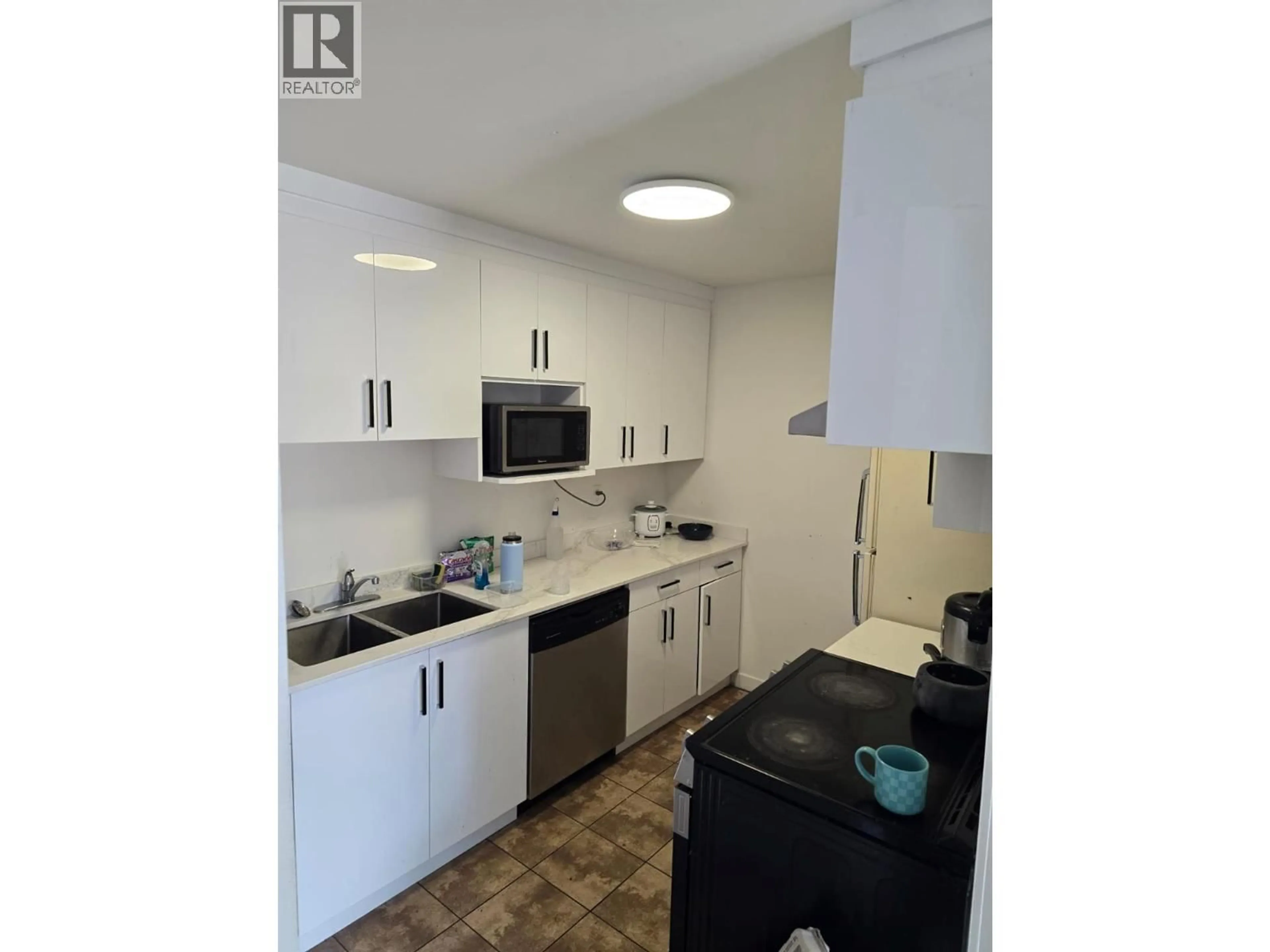 Standard kitchen, unknown for 1286 MONASHEE COURT, Kamloops British Columbia V2C6B4